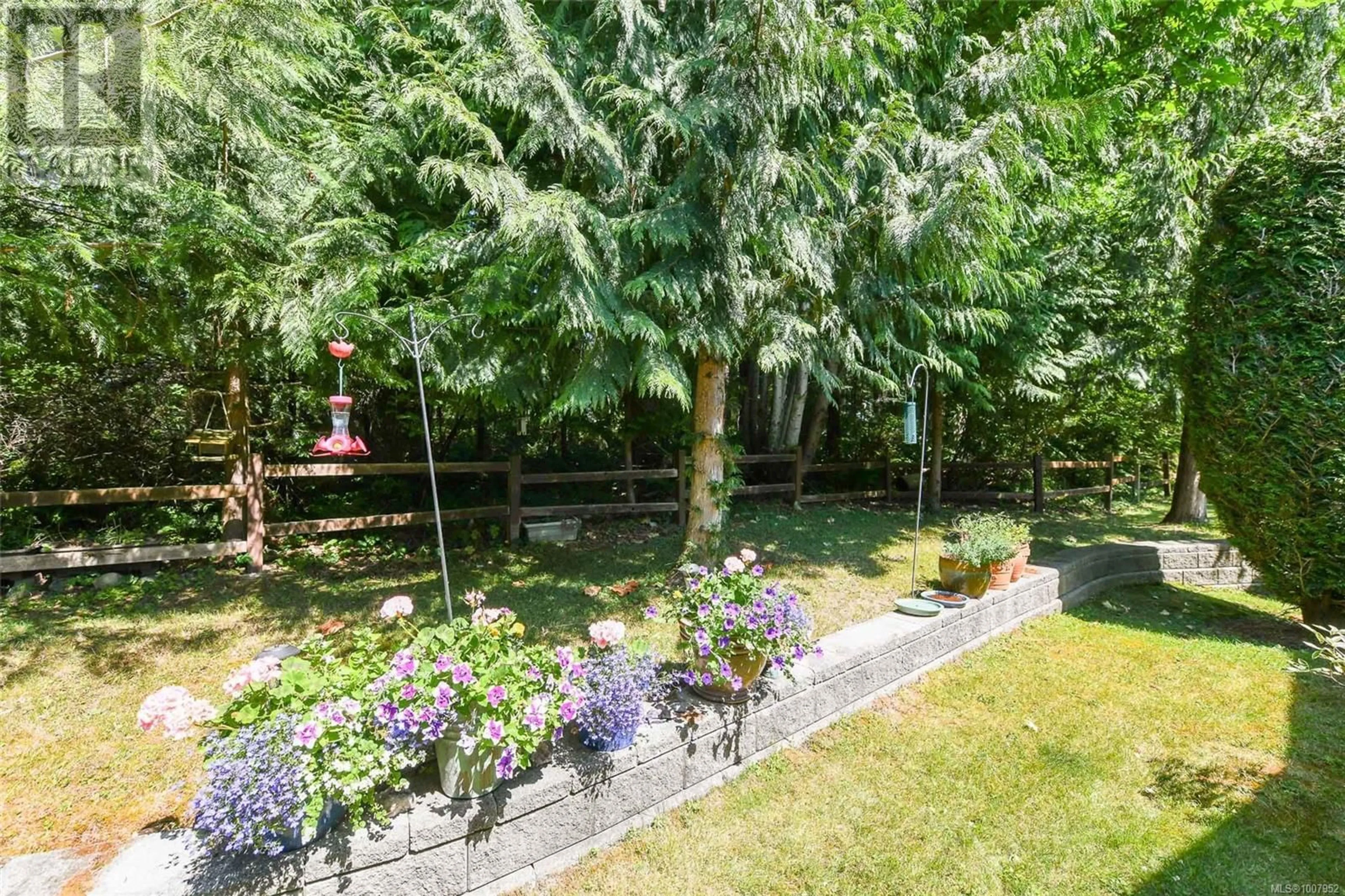 Patio, forest/trees view for 87 - 2001 BLUE JAY PLACE, Courtenay British Columbia V9N4A8