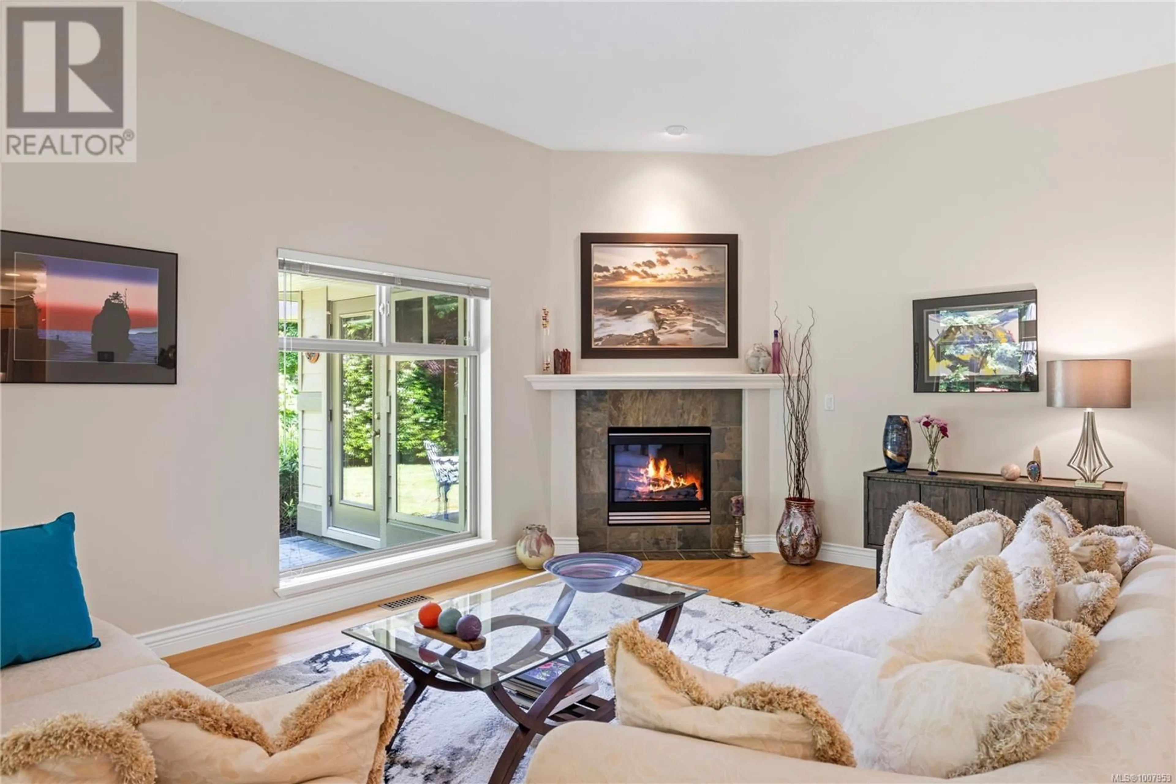 Living room with furniture, unknown for 1281 ROBERTON BOULEVARD, Parksville British Columbia V9P2P8