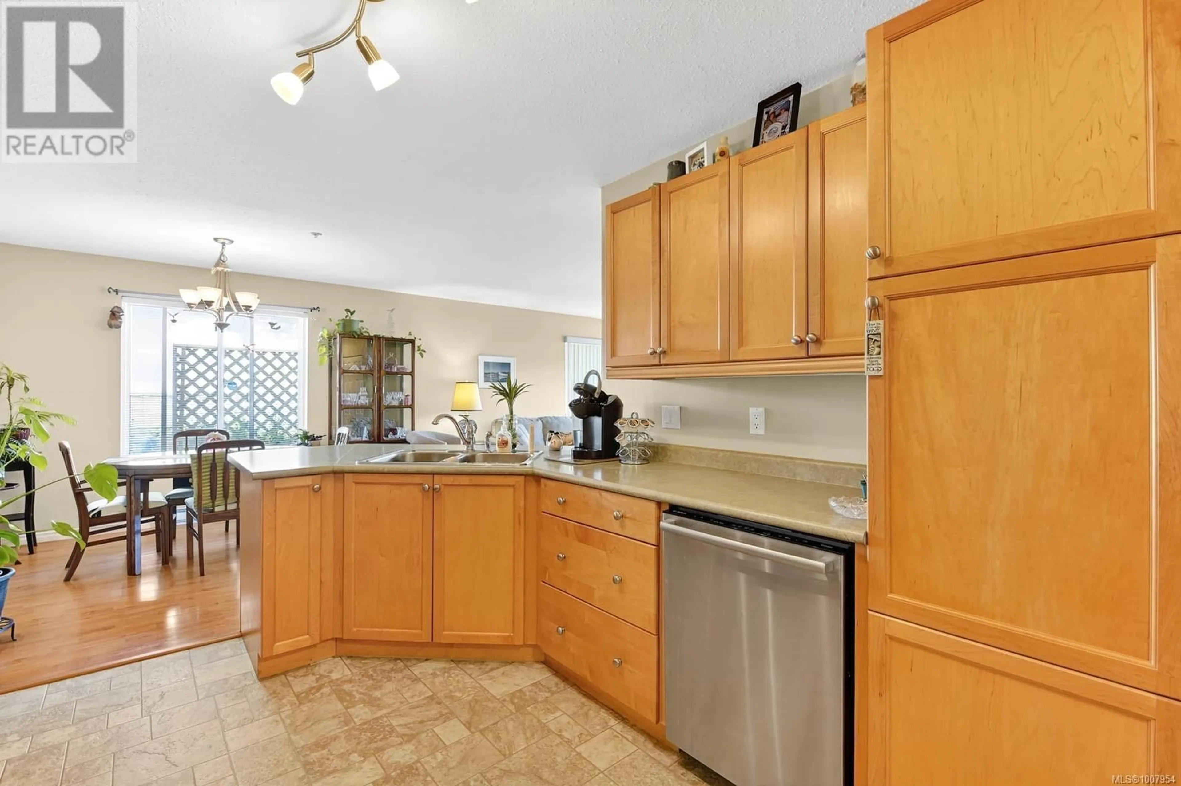 Open concept kitchen, ceramic/tile floor for 108 - 2825 3RD AVENUE, Port Alberni British Columbia V9Y2A9