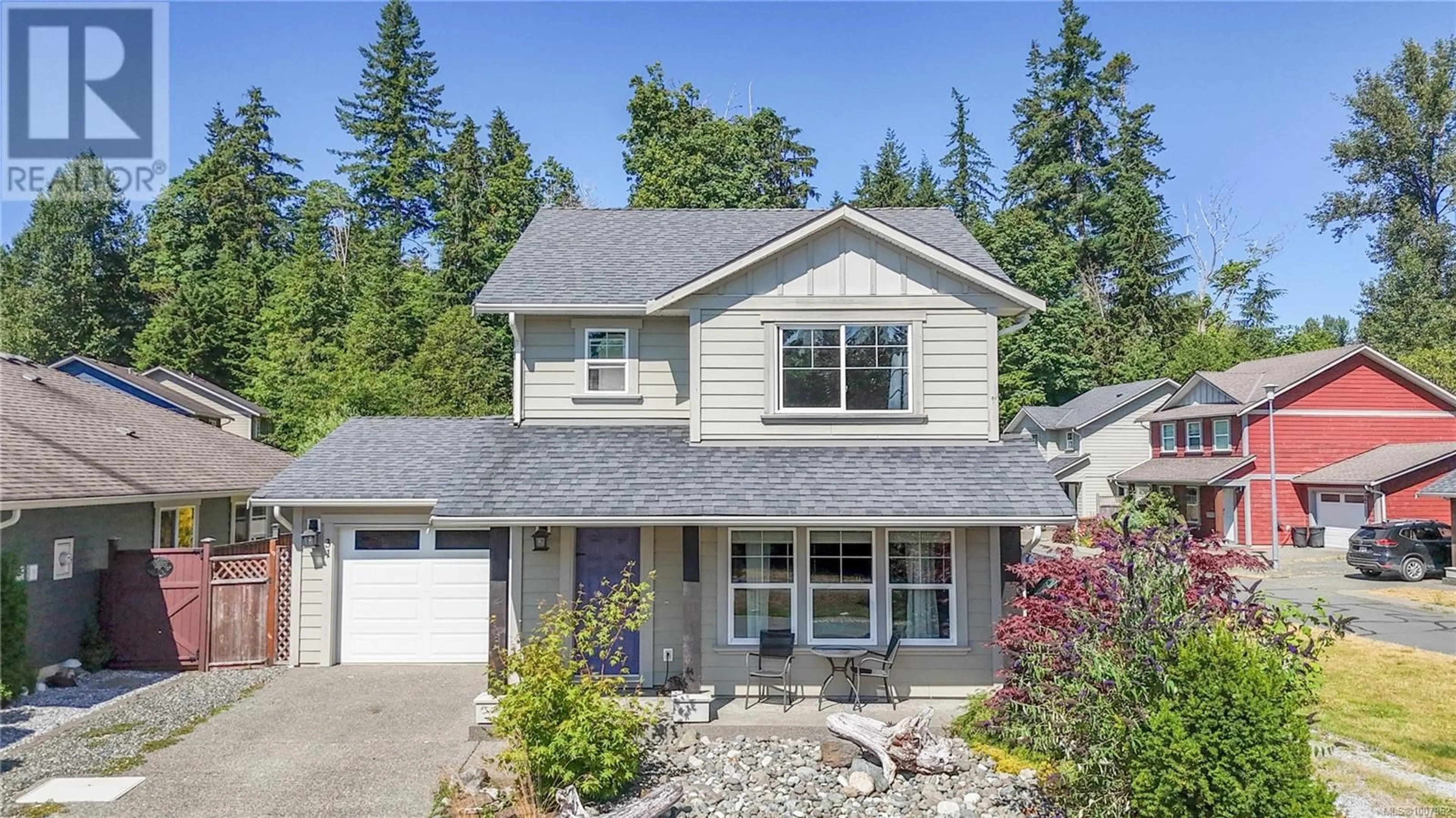 Home with vinyl exterior material, street for 31 - 1120 EVERGREEN ROAD, Campbell River British Columbia V9W0B1