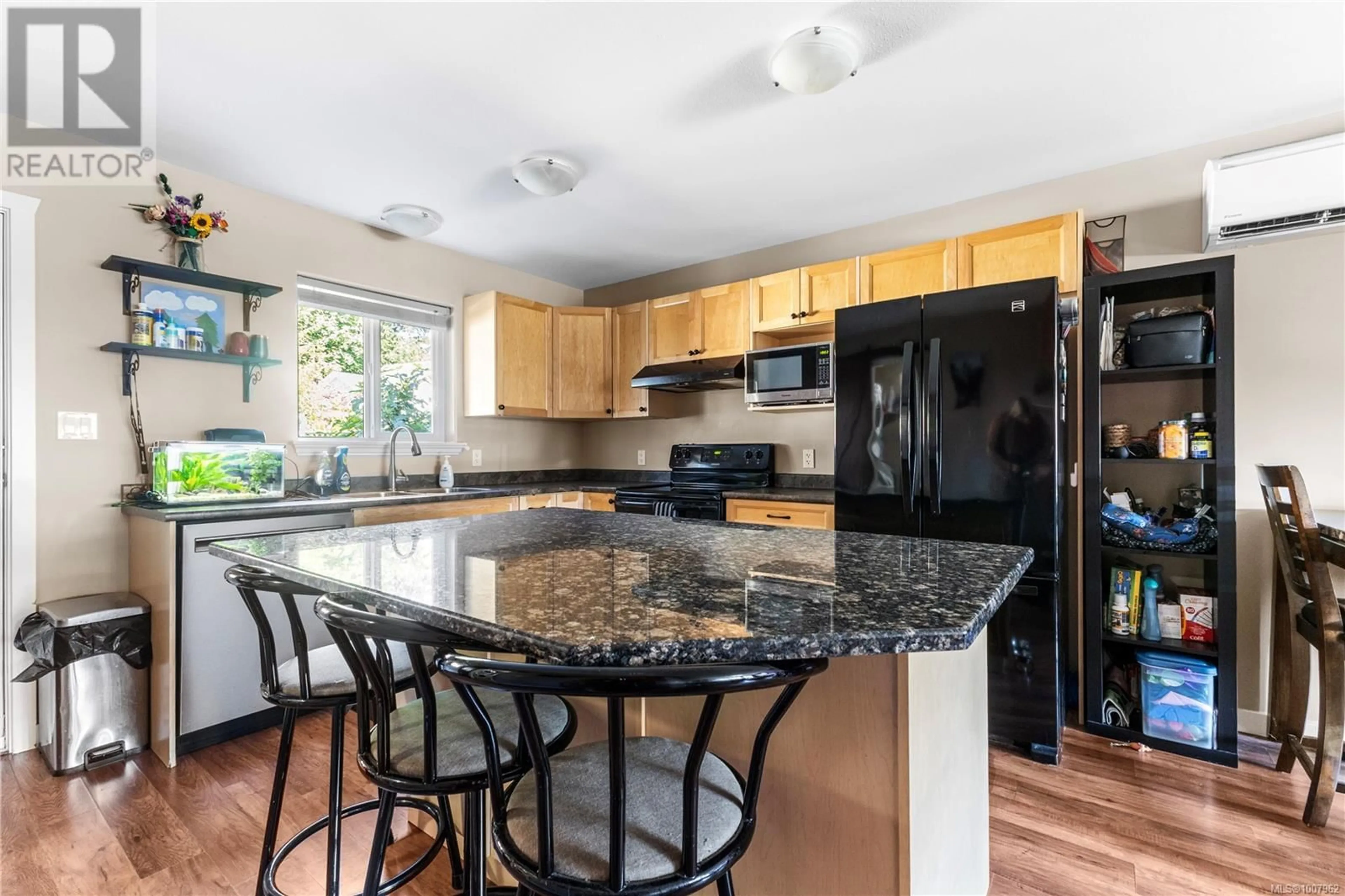 Open concept kitchen, ceramic/tile floor for 31 - 1120 EVERGREEN ROAD, Campbell River British Columbia V9W0B1