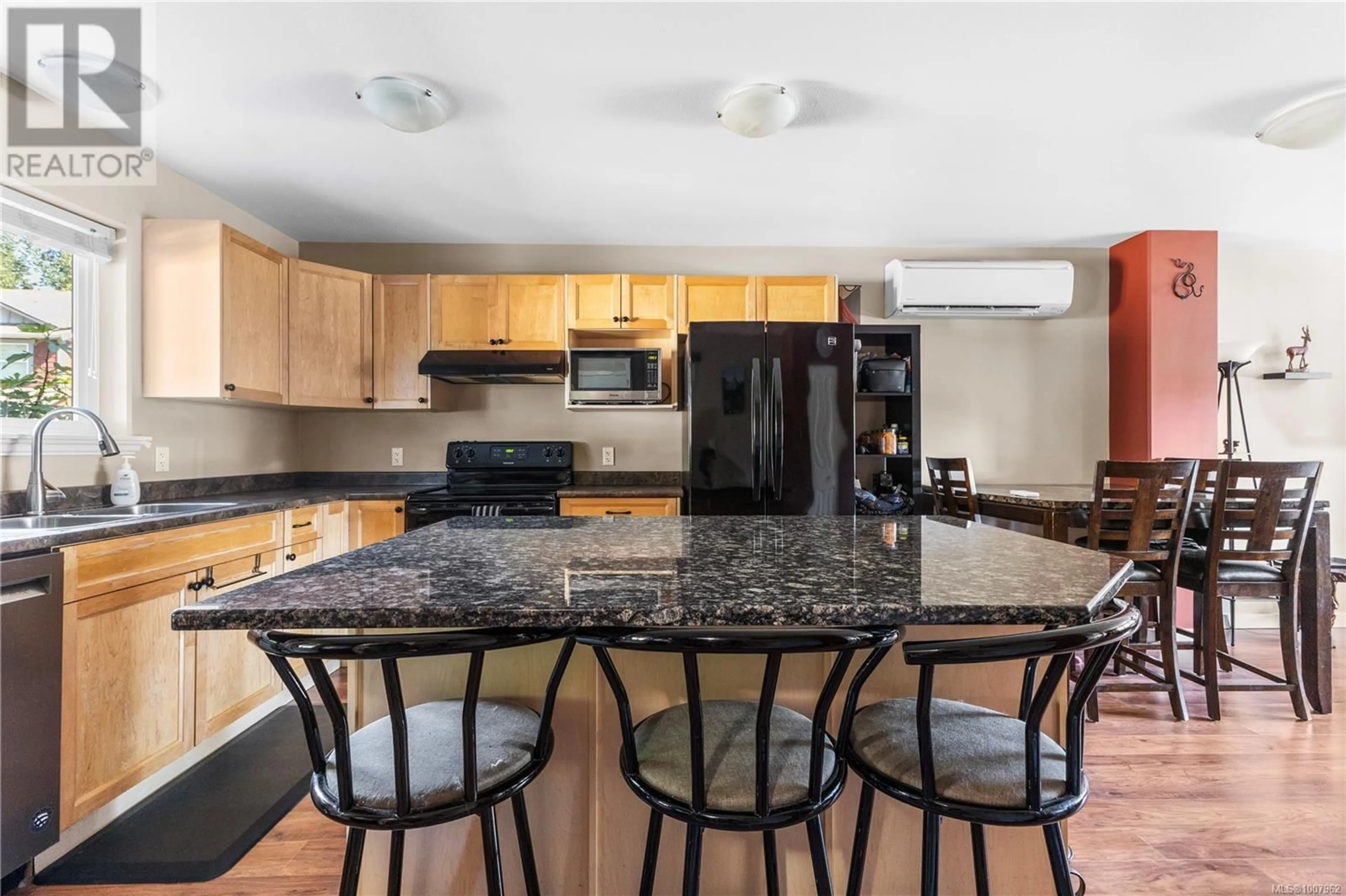 Open concept kitchen, ceramic/tile floor for 31 - 1120 EVERGREEN ROAD, Campbell River British Columbia V9W0B1