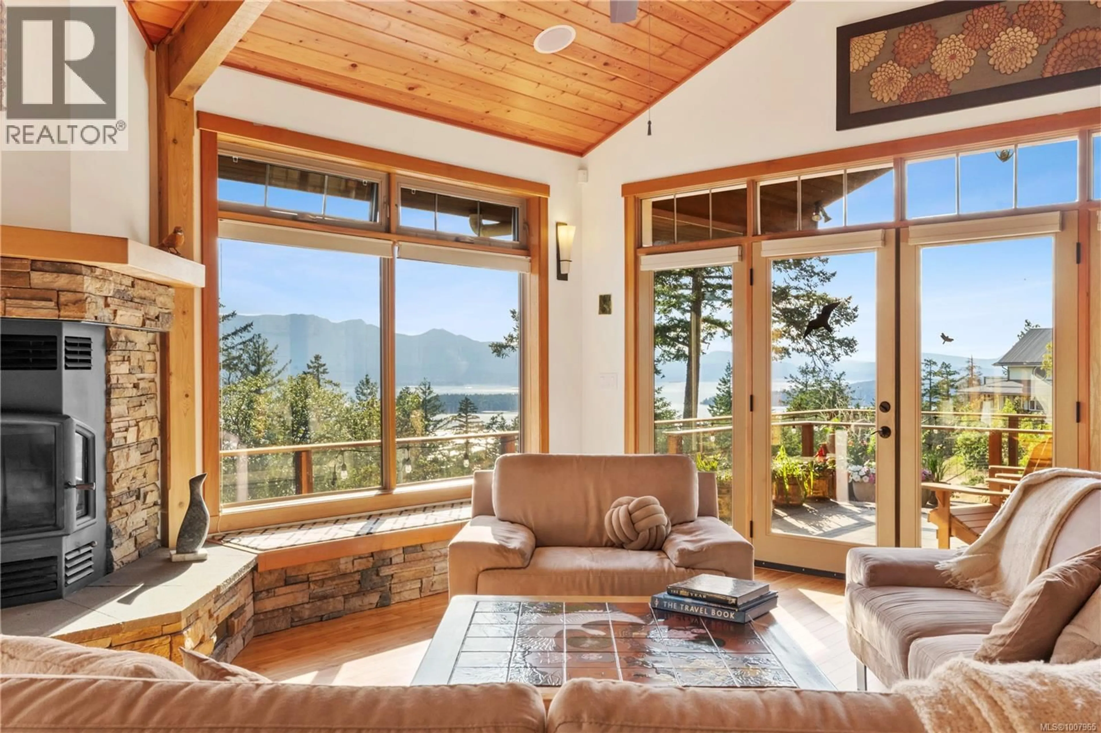 Living room with furniture, unknown for 248 SUNEAGLE DRIVE, Salt Spring British Columbia V8K1E5