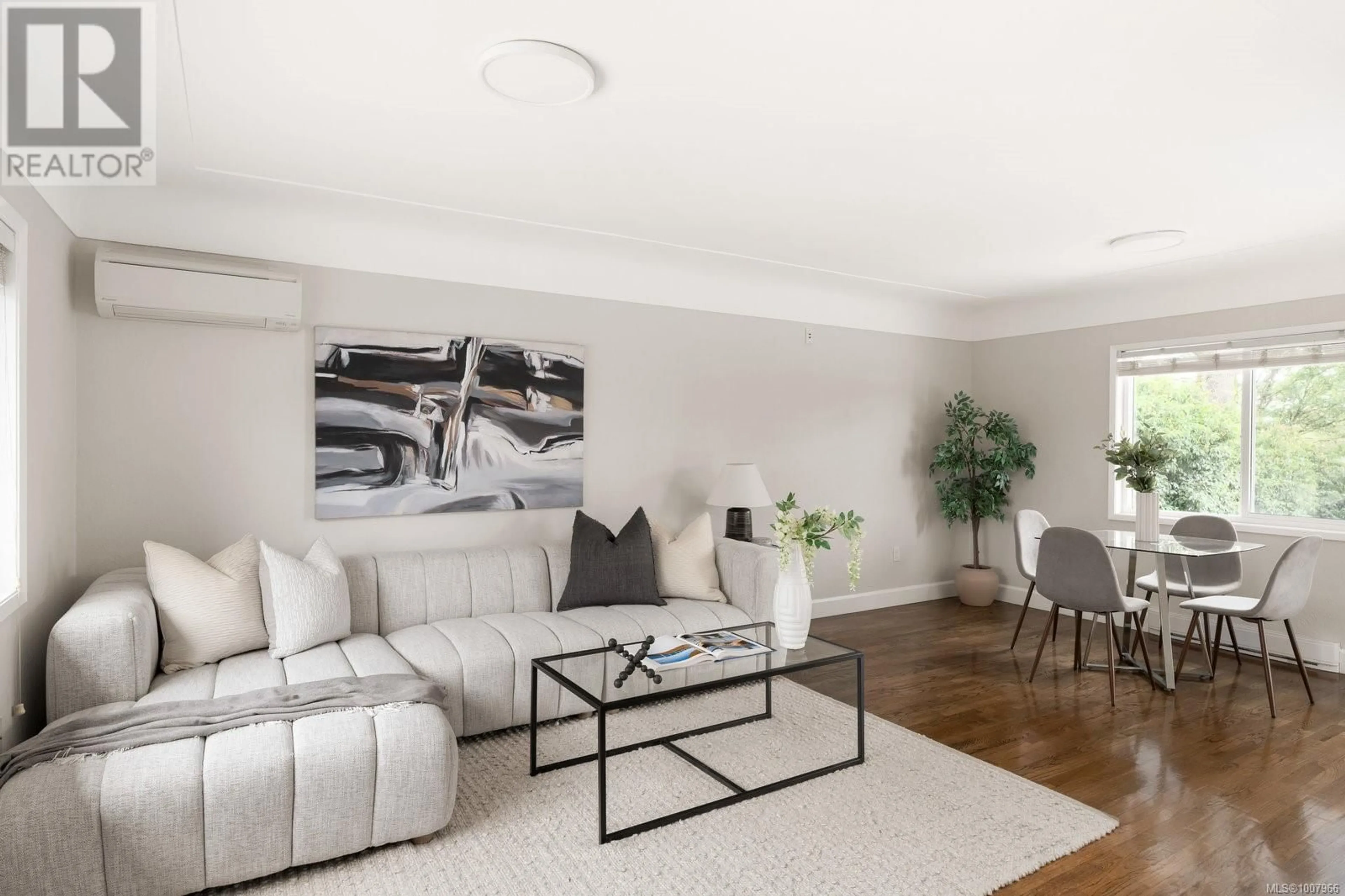 Living room with furniture, unknown for 915 LESLIE DRIVE, Saanich British Columbia V8X2Y6