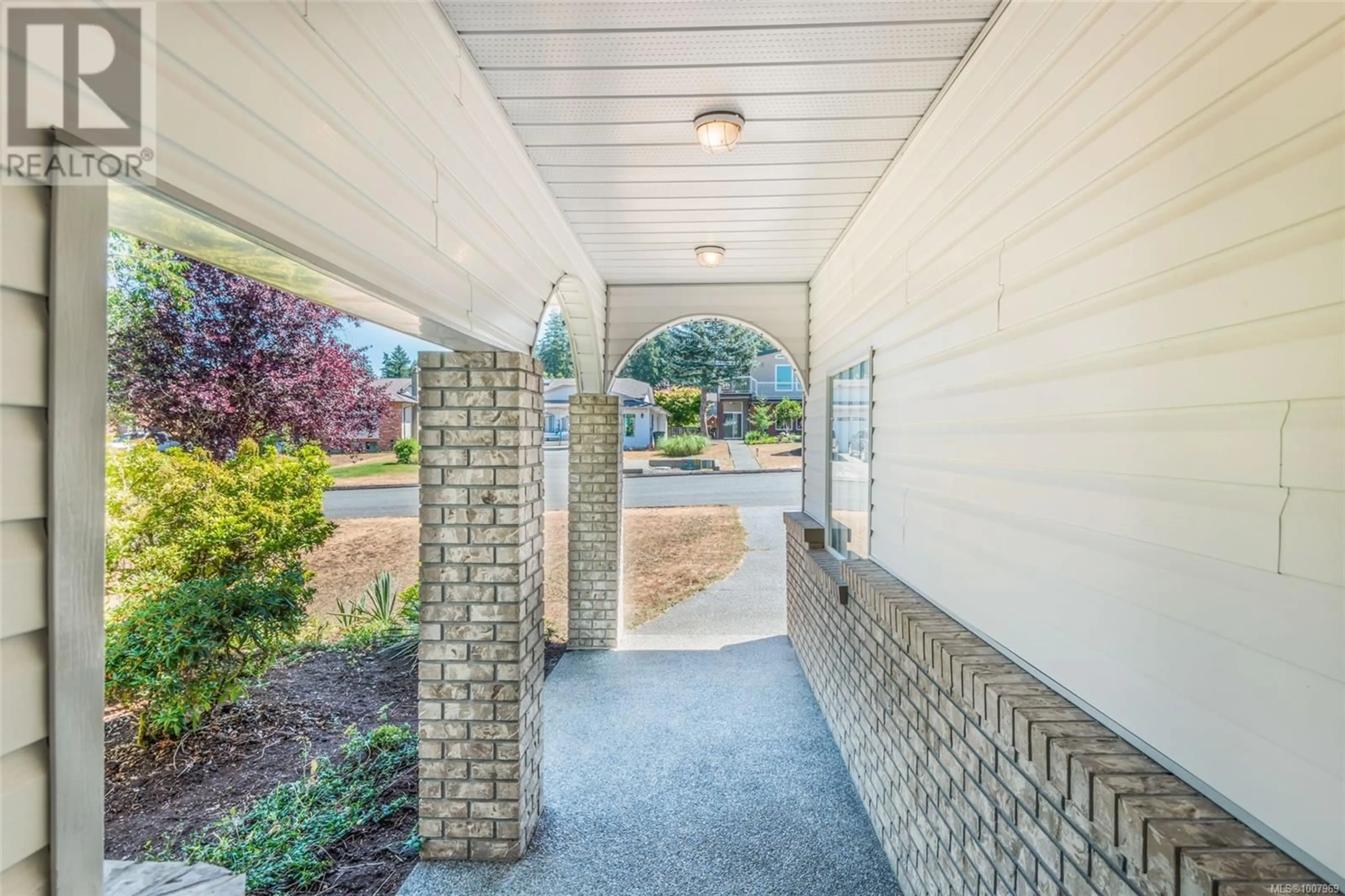 Indoor entryway for 3150 MCNAUGHTON AVENUE, Port Alberni British Columbia V9Y7Z8