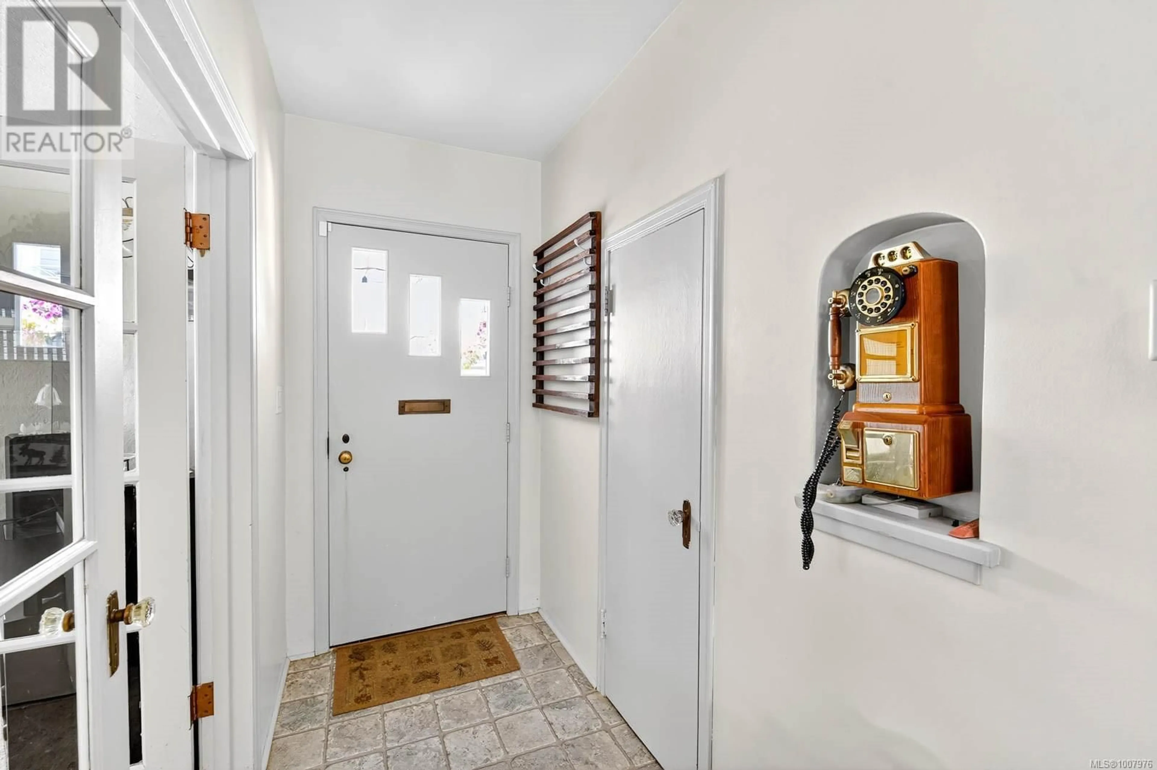 Indoor entryway for 2635 5TH AVENUE, Port Alberni British Columbia V9Y2G2