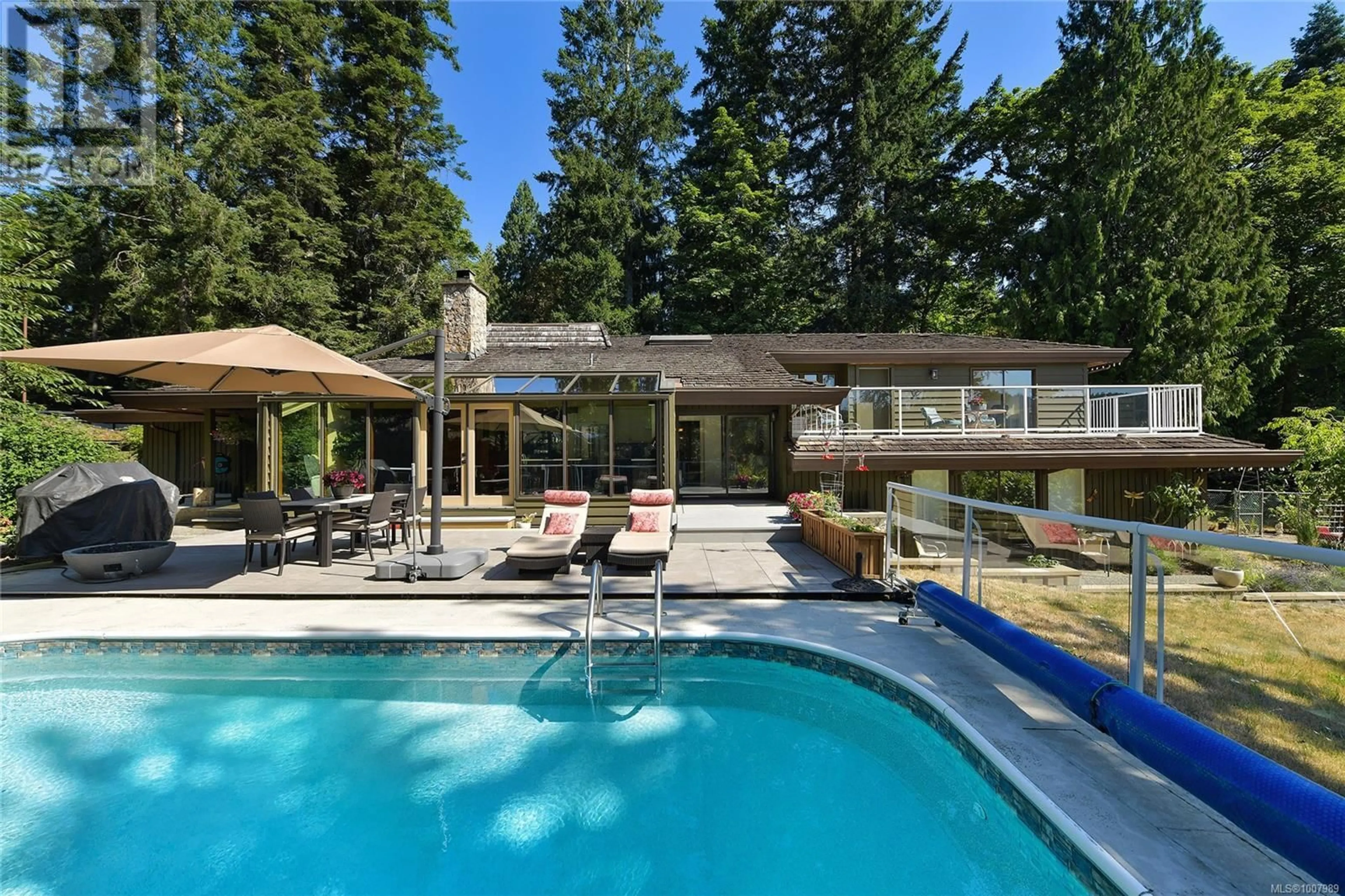 Pool for 821 DALKEITH AVENUE, North Saanich British Columbia V8L5G7