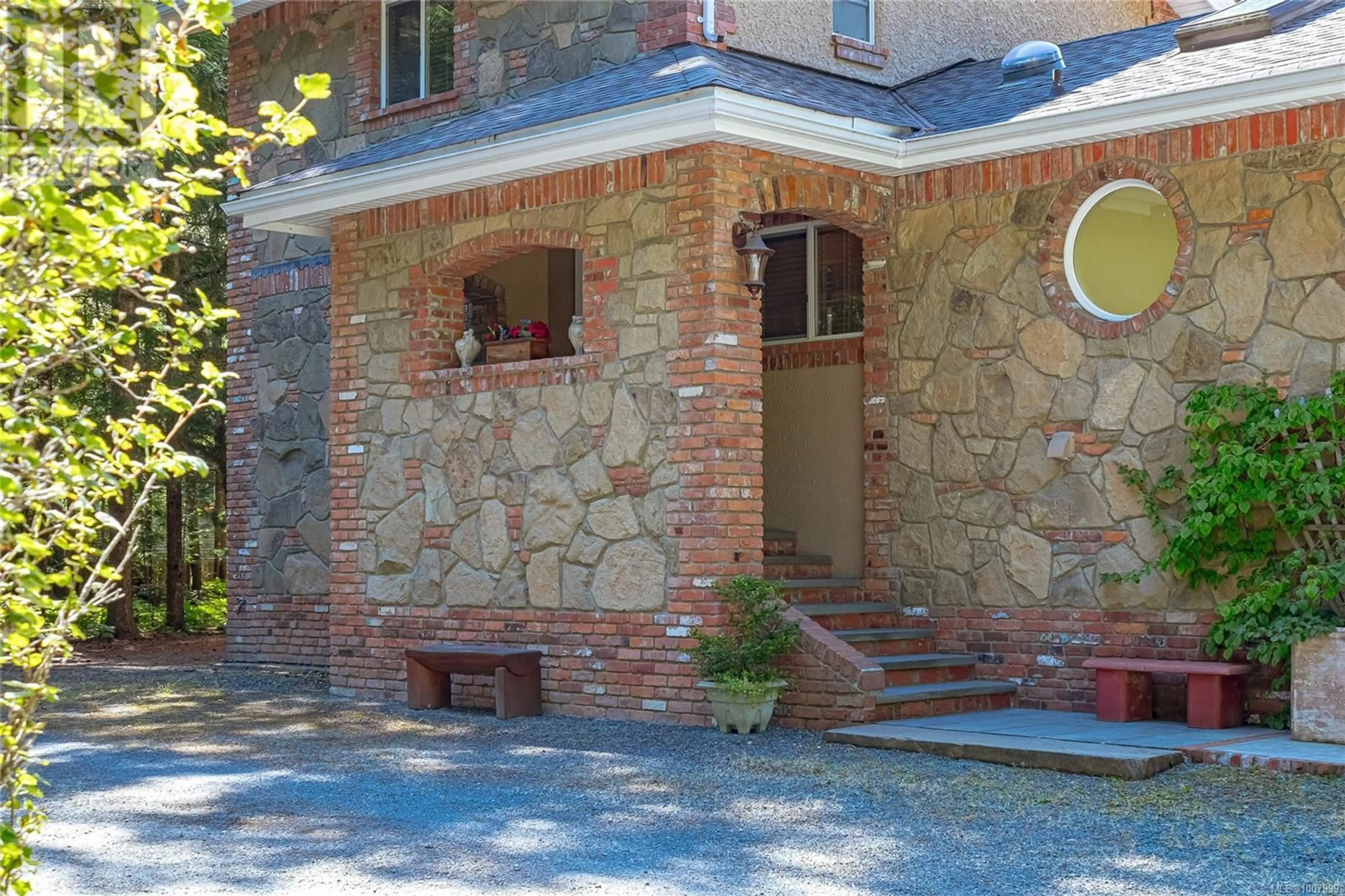 Patio, street for 1980 DORMAN ROAD, Qualicum Beach British Columbia V9K2G2