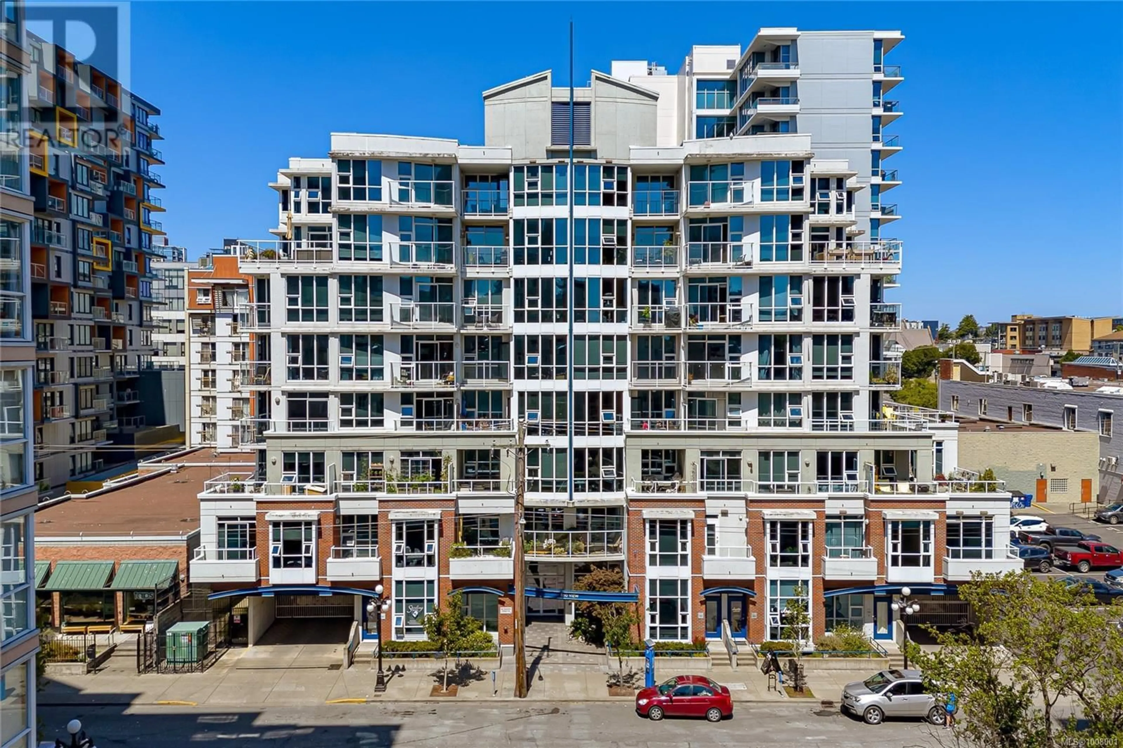 A pic from outside/outdoor area/front of a property/back of a property/a pic from drone, city buildings view from balcony for 611 - 860 VIEW STREET, Victoria British Columbia V8W3Z8