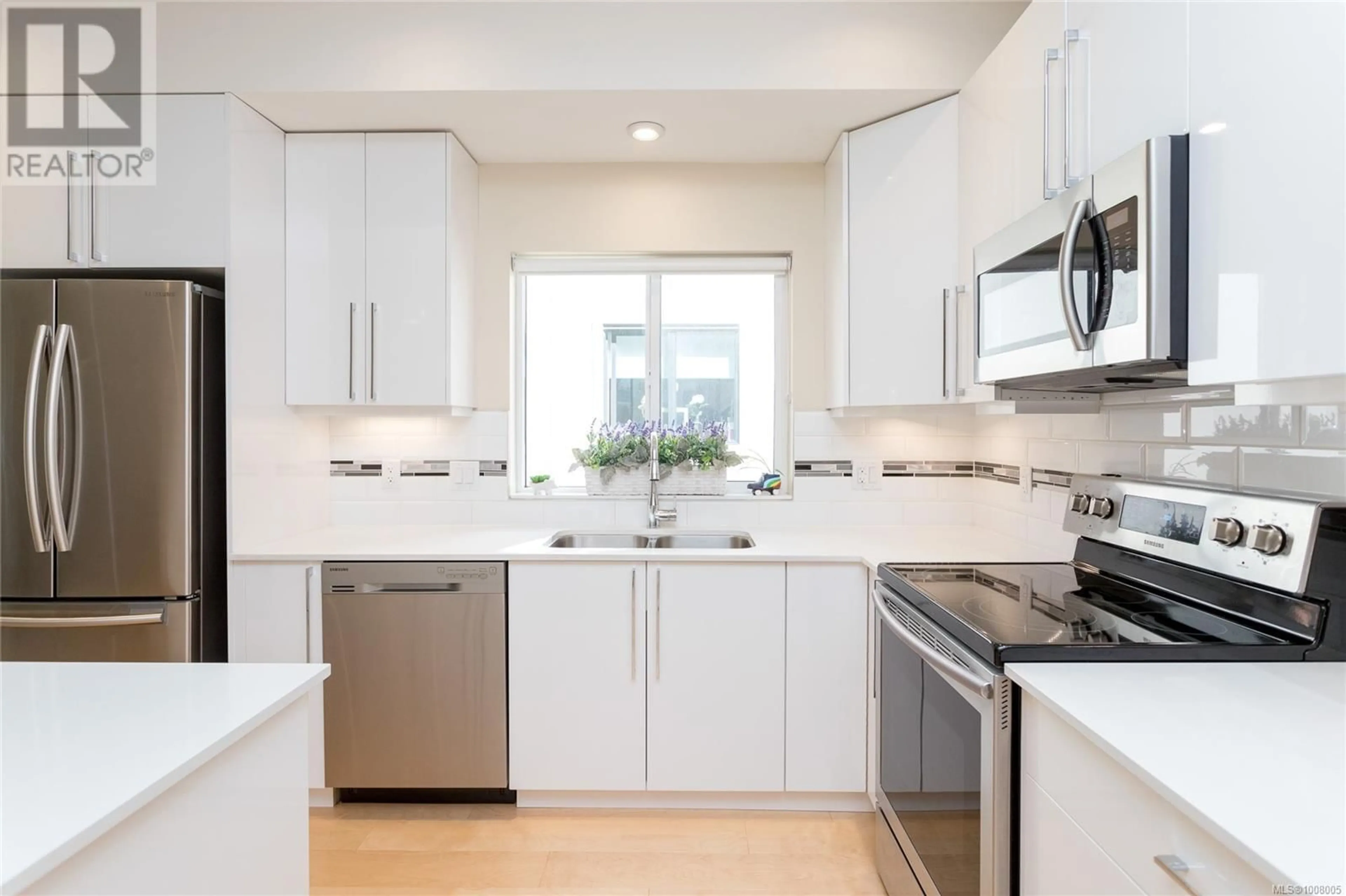 Contemporary kitchen, ceramic/tile floor for 127 - 300 PHELPS AVENUE, Langford British Columbia V9B5R9