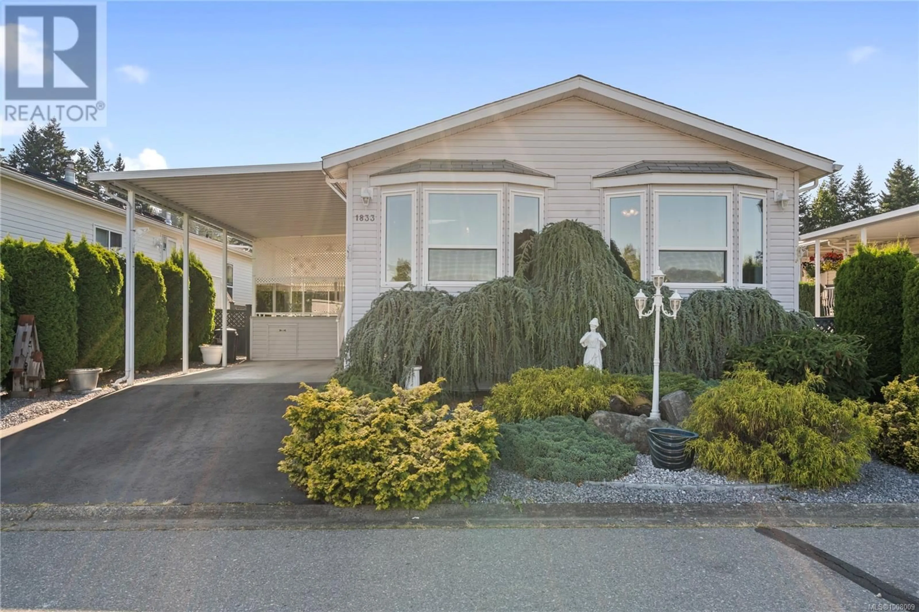 Home with vinyl exterior material, street for 101 - 1833 NOORZAN STREET, Nanaimo British Columbia V9R6N1