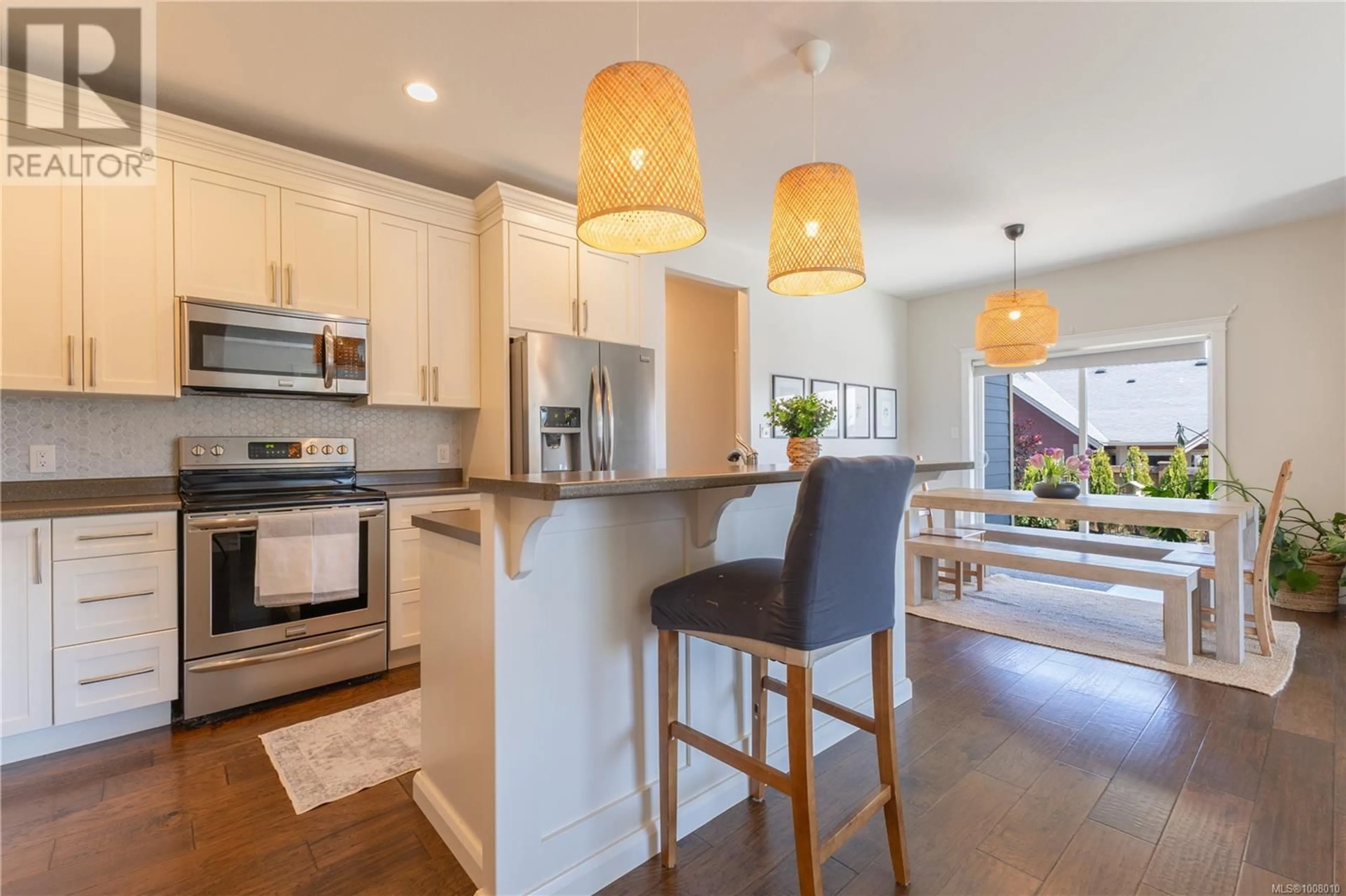 Open concept kitchen, unknown for 302 MARYLAND ROAD, Campbell River British Columbia V9W0A5