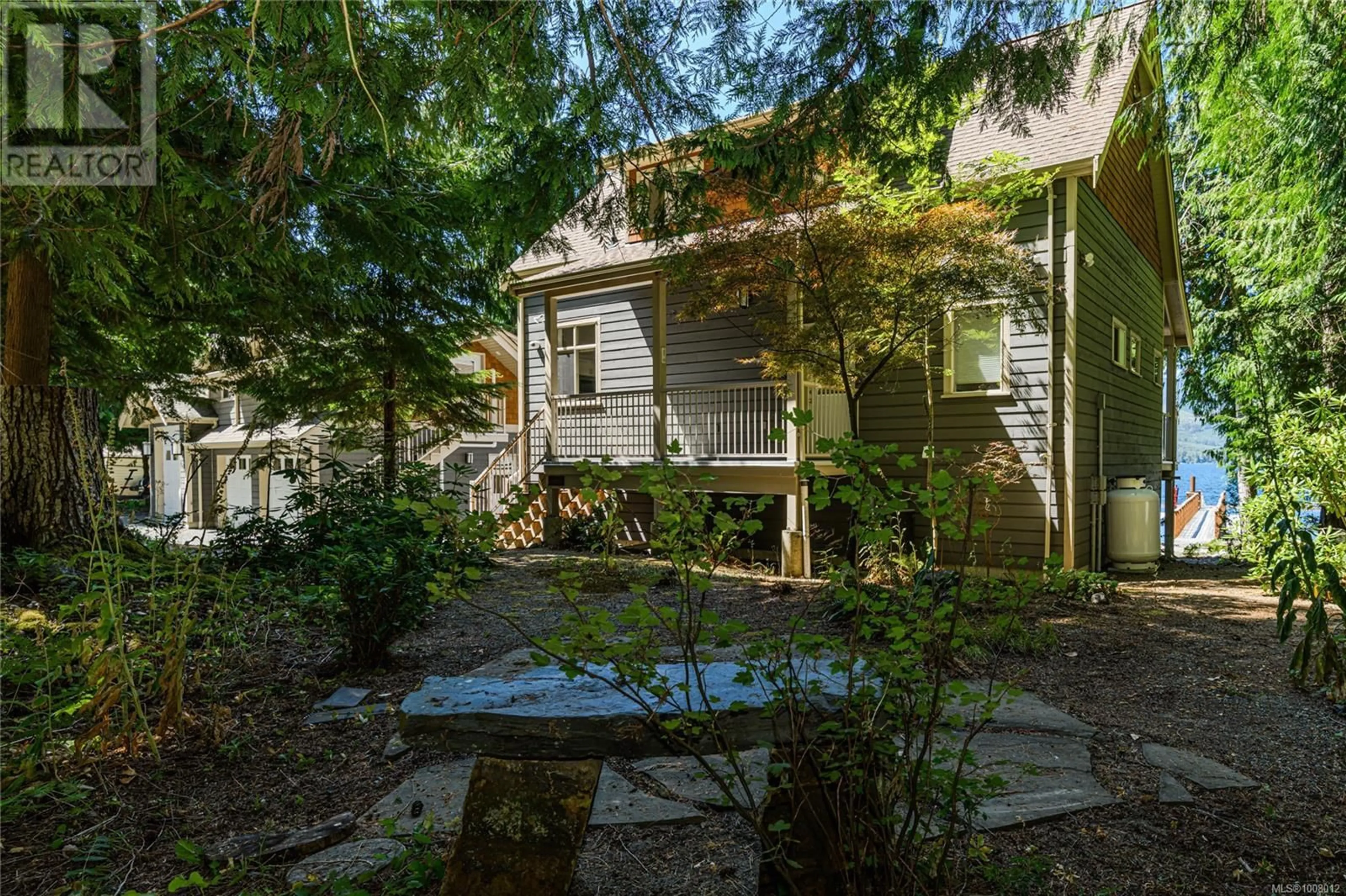 Patio, unknown for 8334 SA-SEEN-OS ROAD, Youbou British Columbia V0R2G0