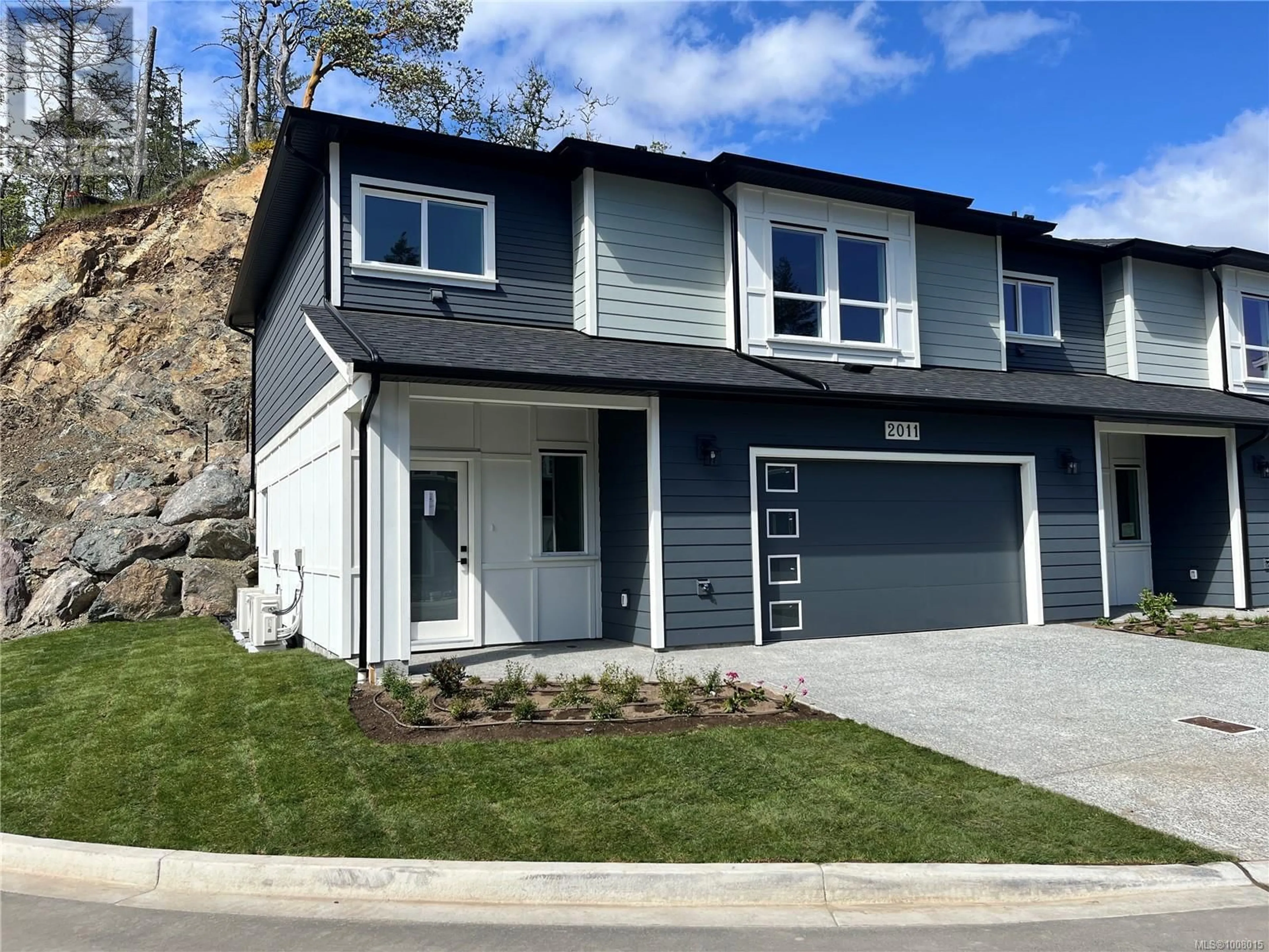 Home with vinyl exterior material, street for 2011 WEST PARK LANE, View Royal British Columbia V9B5Z2