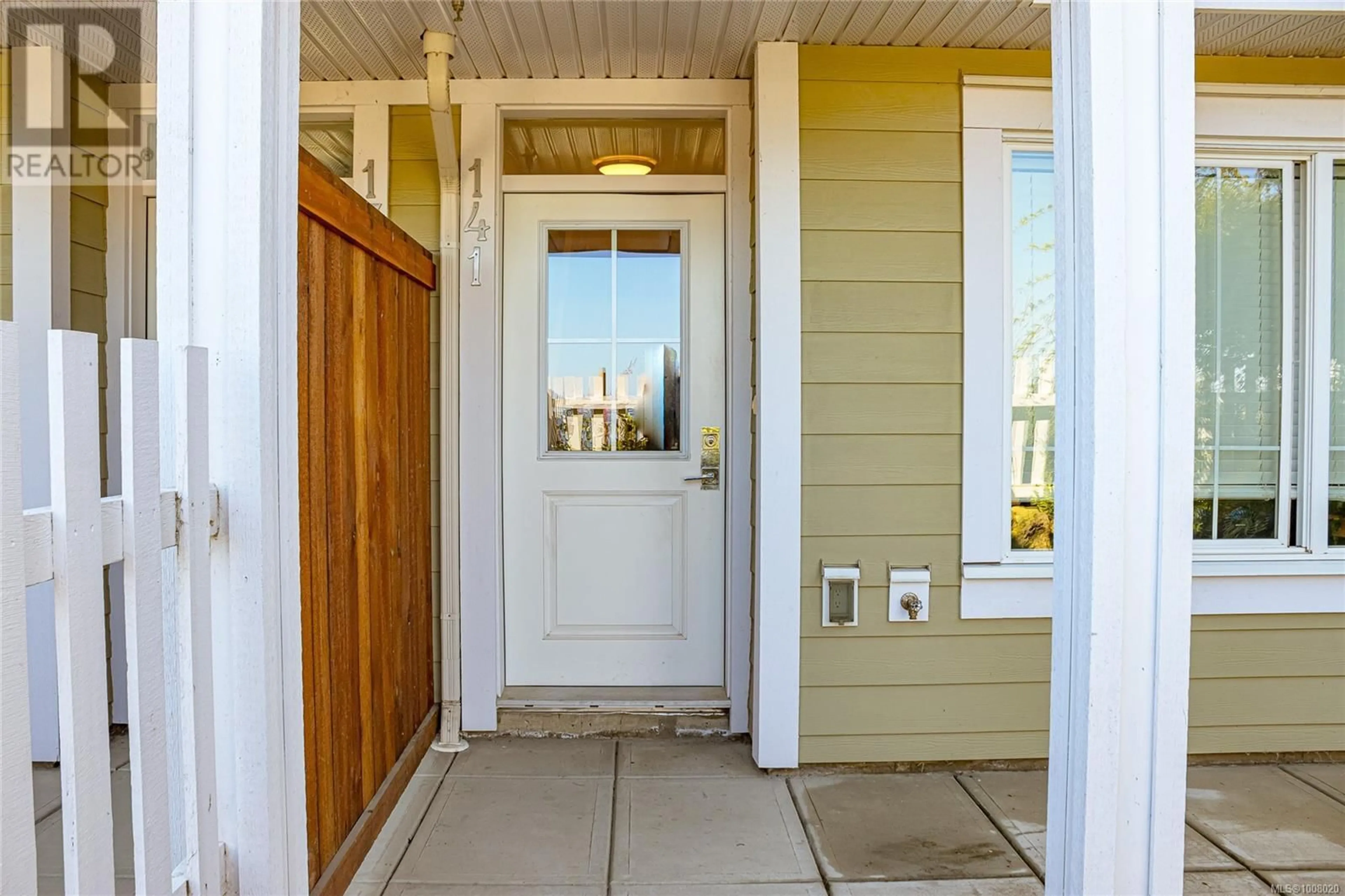 Indoor entryway for 141 - 3501 DUNLIN STREET, Colwood British Columbia V9C0P7