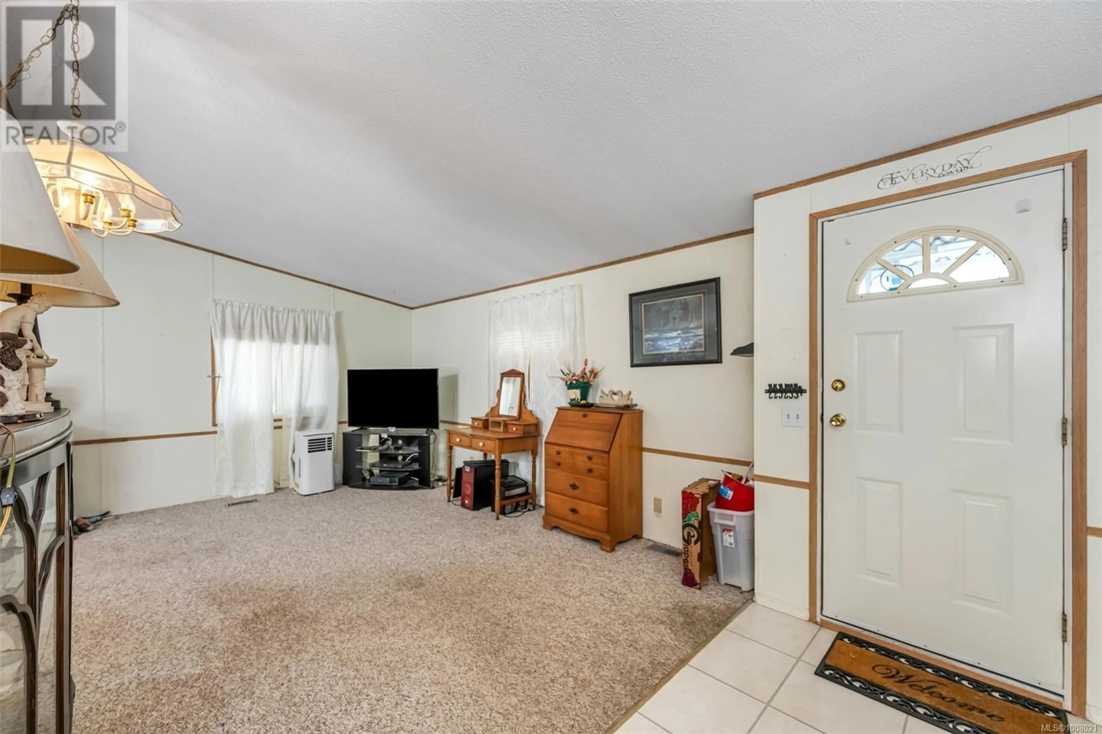 Living room with furniture, unknown for 1016 - 2885 BOYS ROAD, Duncan British Columbia V9L4Y9