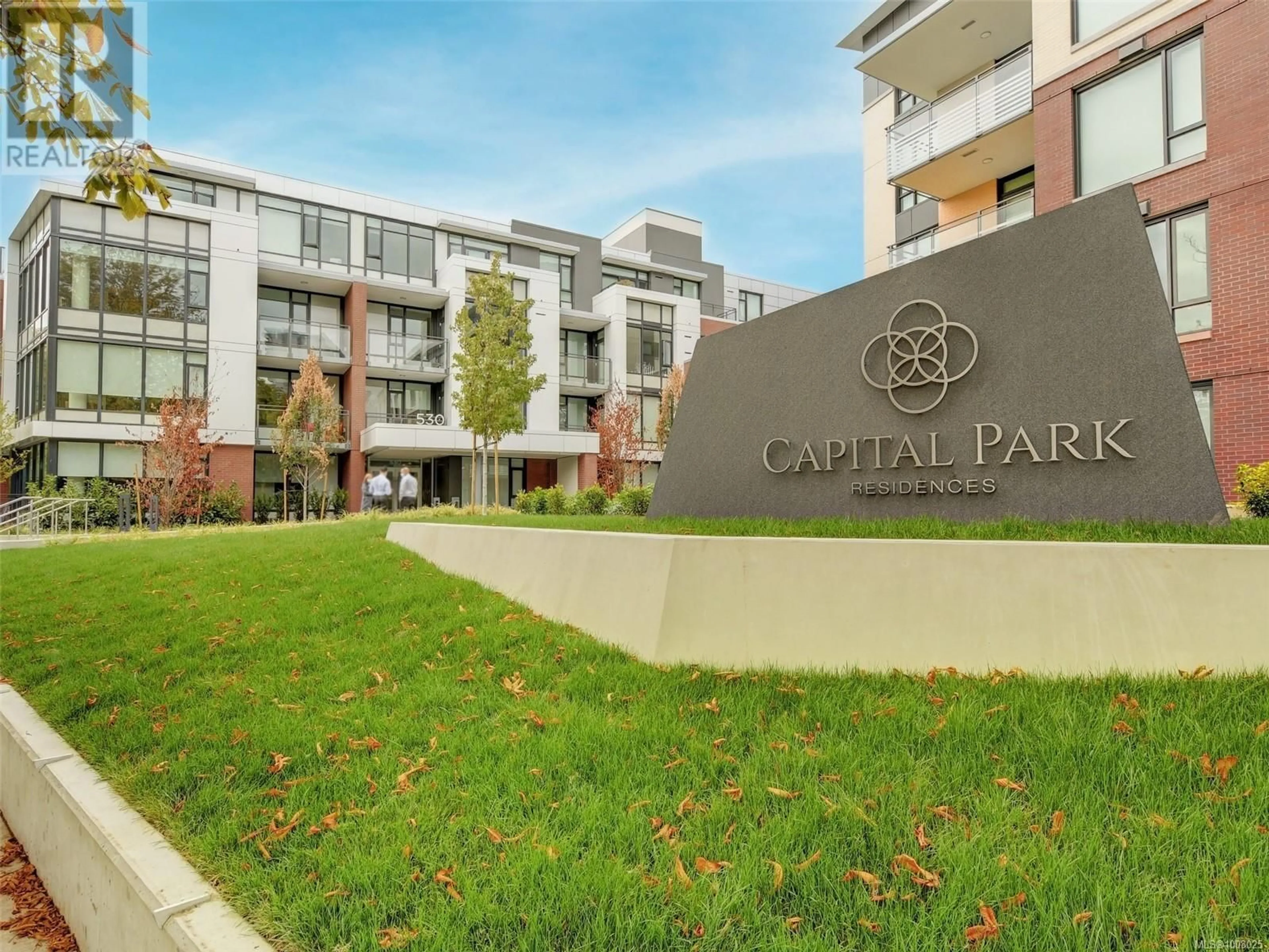 Patio, street for 104 - 530 MICHIGAN STREET, Victoria British Columbia V8V0G2