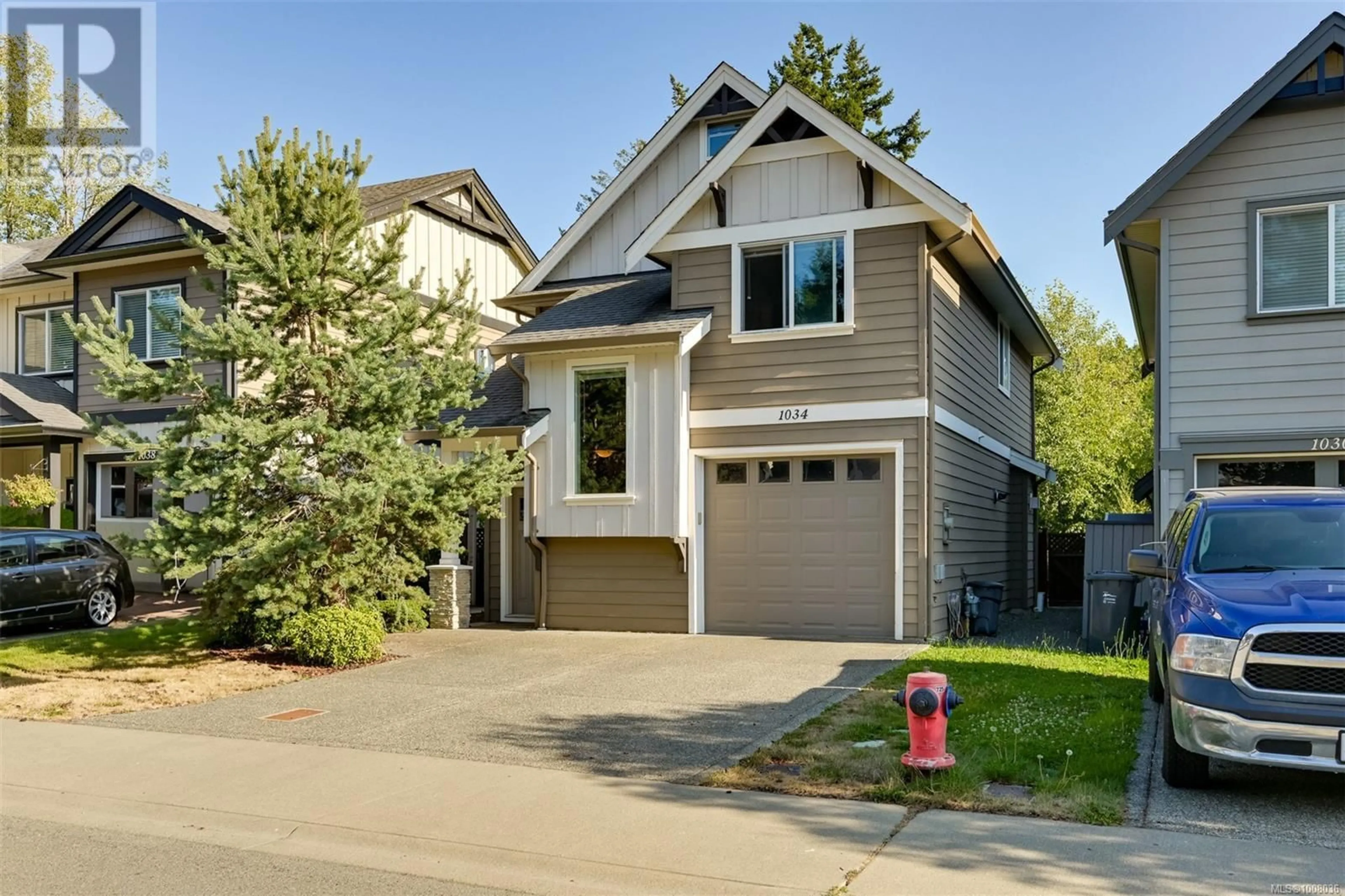 Home with vinyl exterior material, street for 1034 GALA COURT, Langford British Columbia V9C0J8