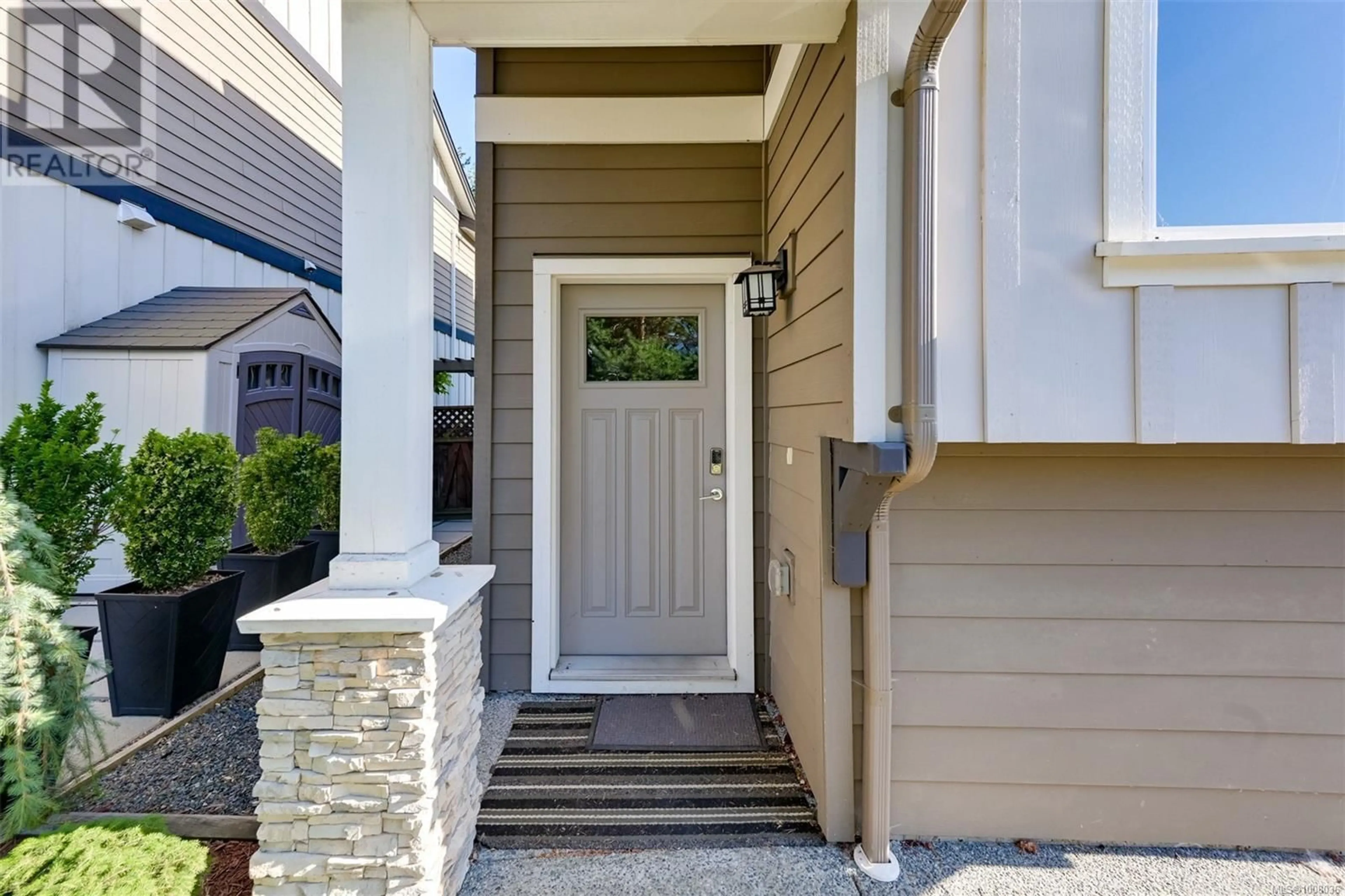 Indoor entryway for 1034 GALA COURT, Langford British Columbia V9C0J8