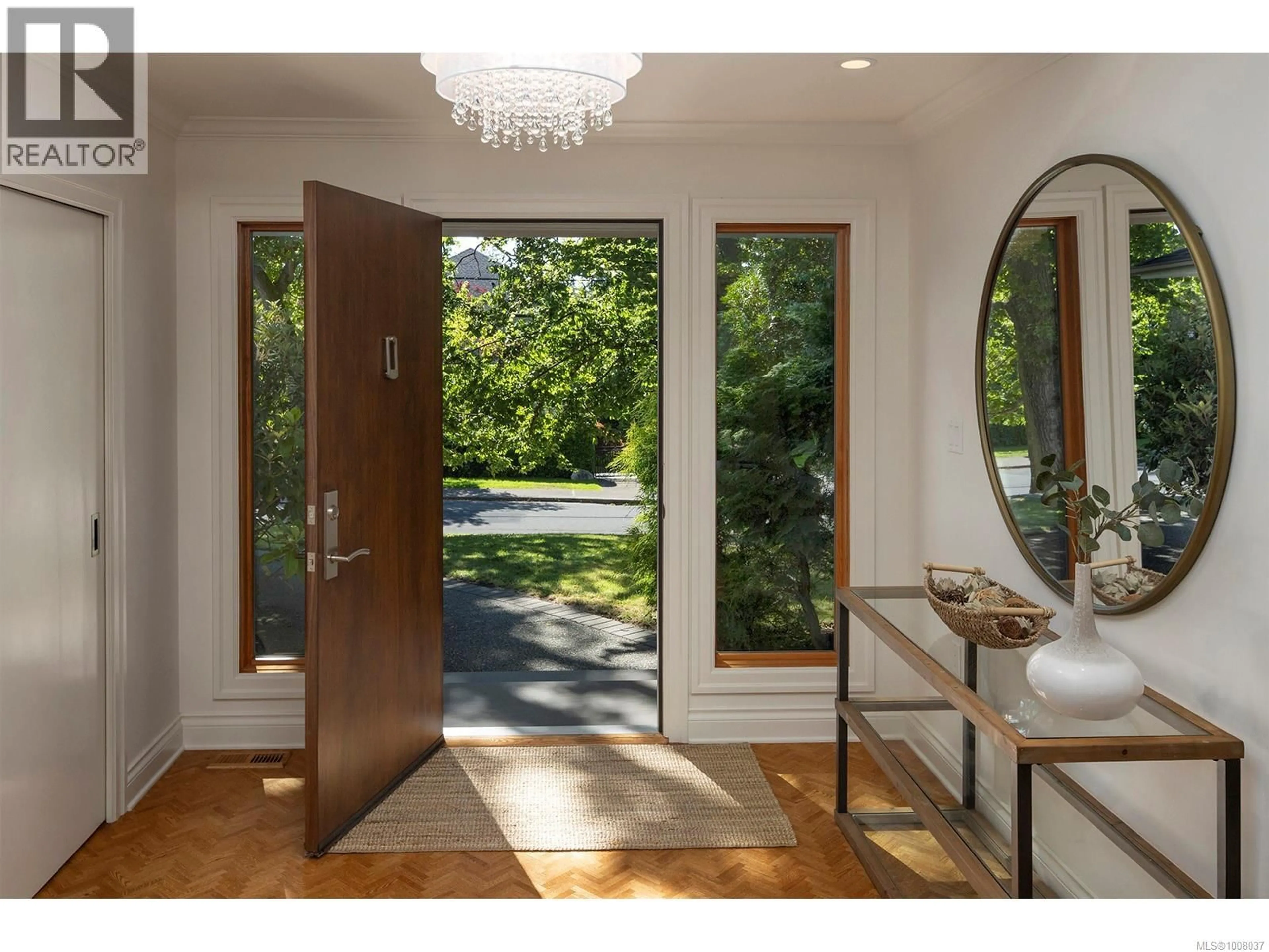 Indoor entryway for 991 NEWPORT AVENUE, Oak Bay British Columbia V8S5H8
