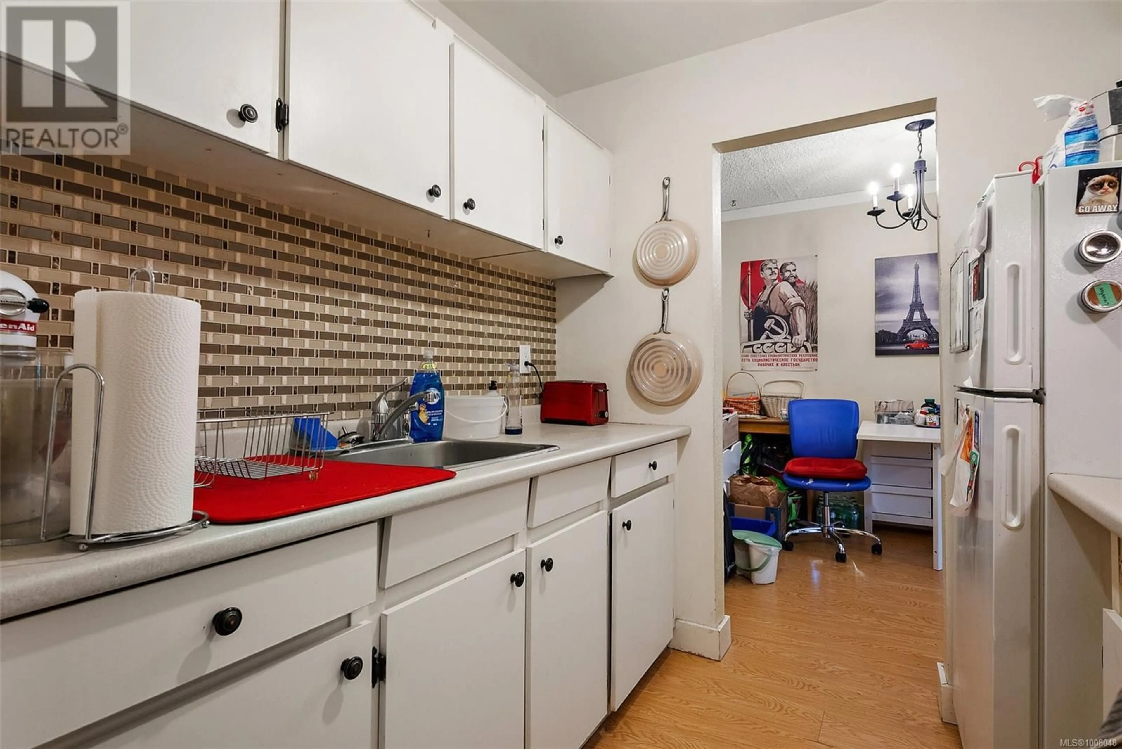 Standard kitchen, unknown for 103 - 2610 GRAHAM STREET, Victoria British Columbia V8T3Y9