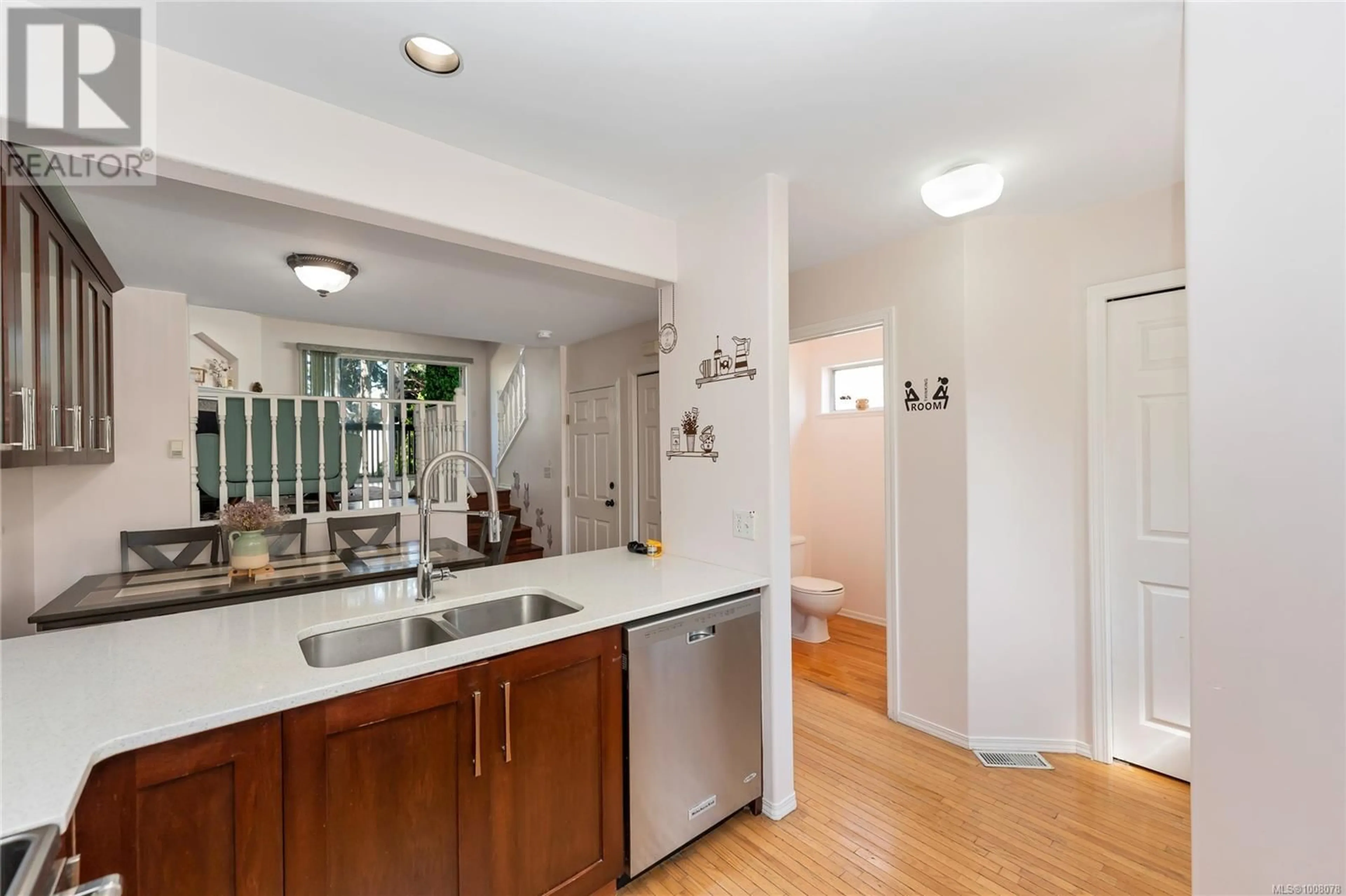 Standard kitchen, unknown for 3014 SCOTT STREET, Victoria British Columbia V8R4J8