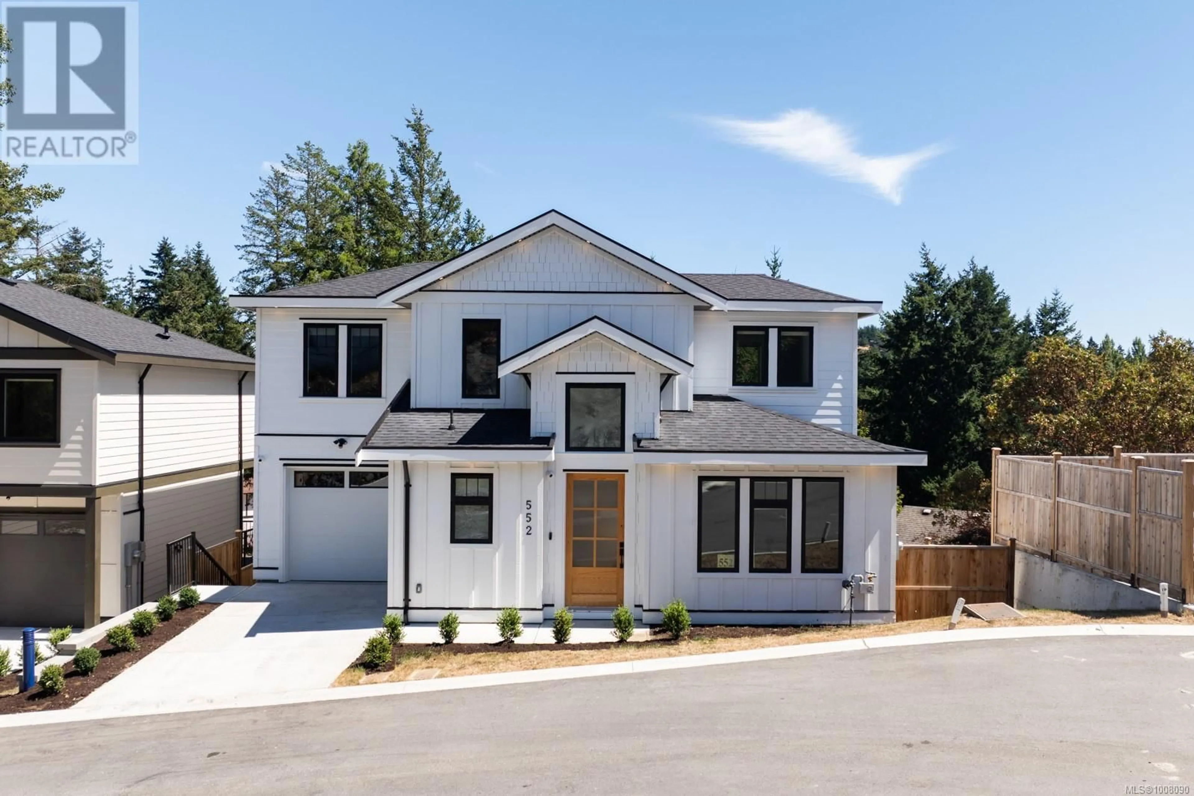 Home with vinyl exterior material, street for 552 BELFORD PLACE, Langford British Columbia V9B6C1