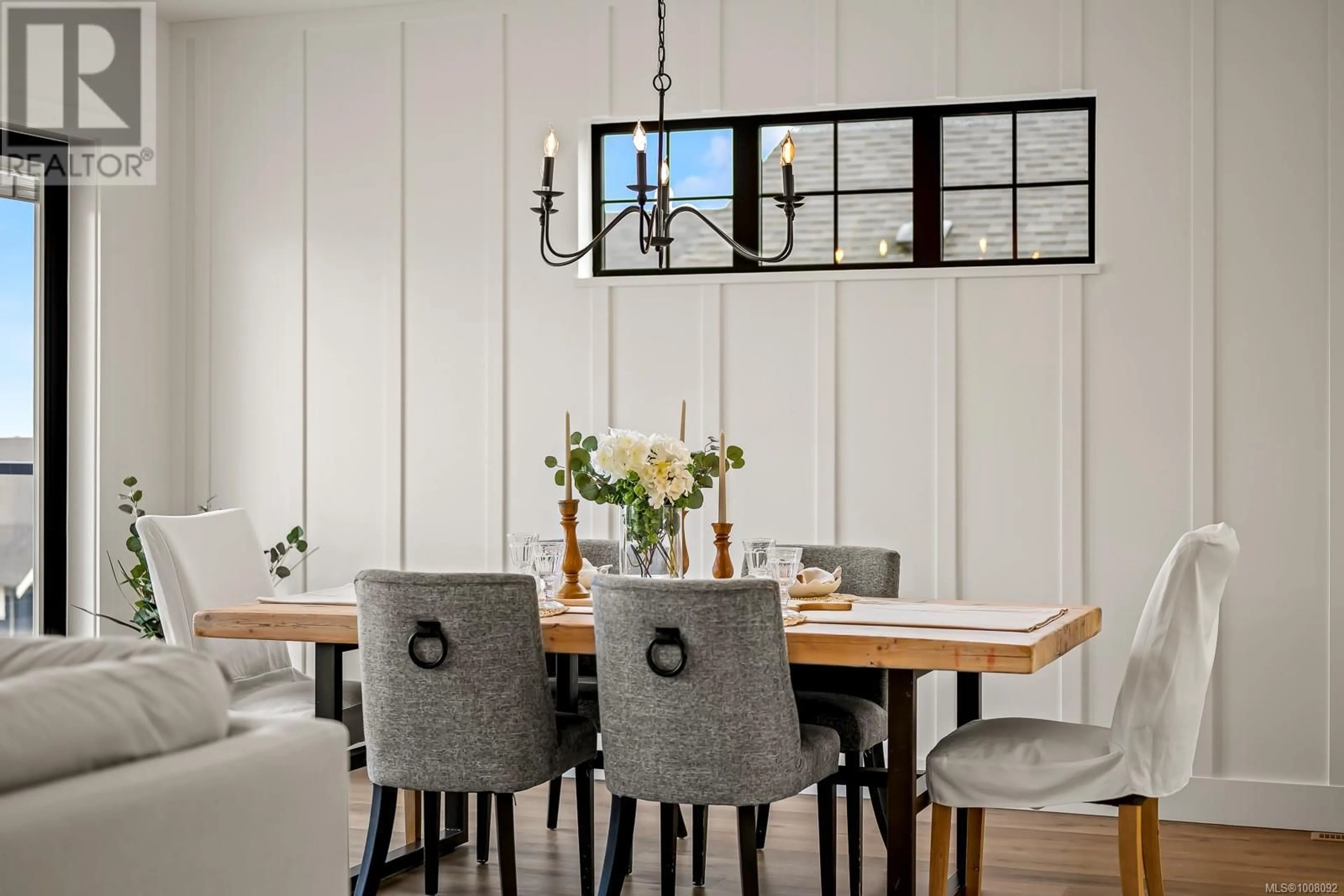 Dining room, wood/laminate floor for 1371 CROWN ISLE BOULEVARD, Courtenay British Columbia V9N0E2
