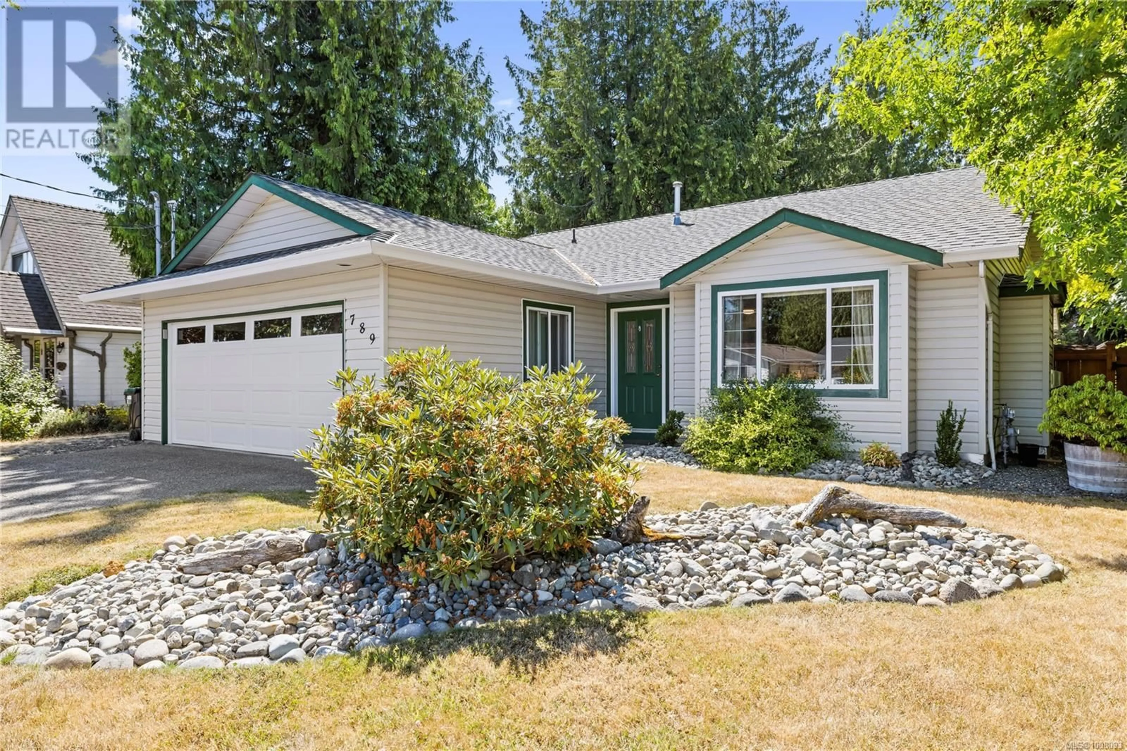 Home with vinyl exterior material, street for 789 PHILLIPS STREET, Parksville British Columbia V9P1B1