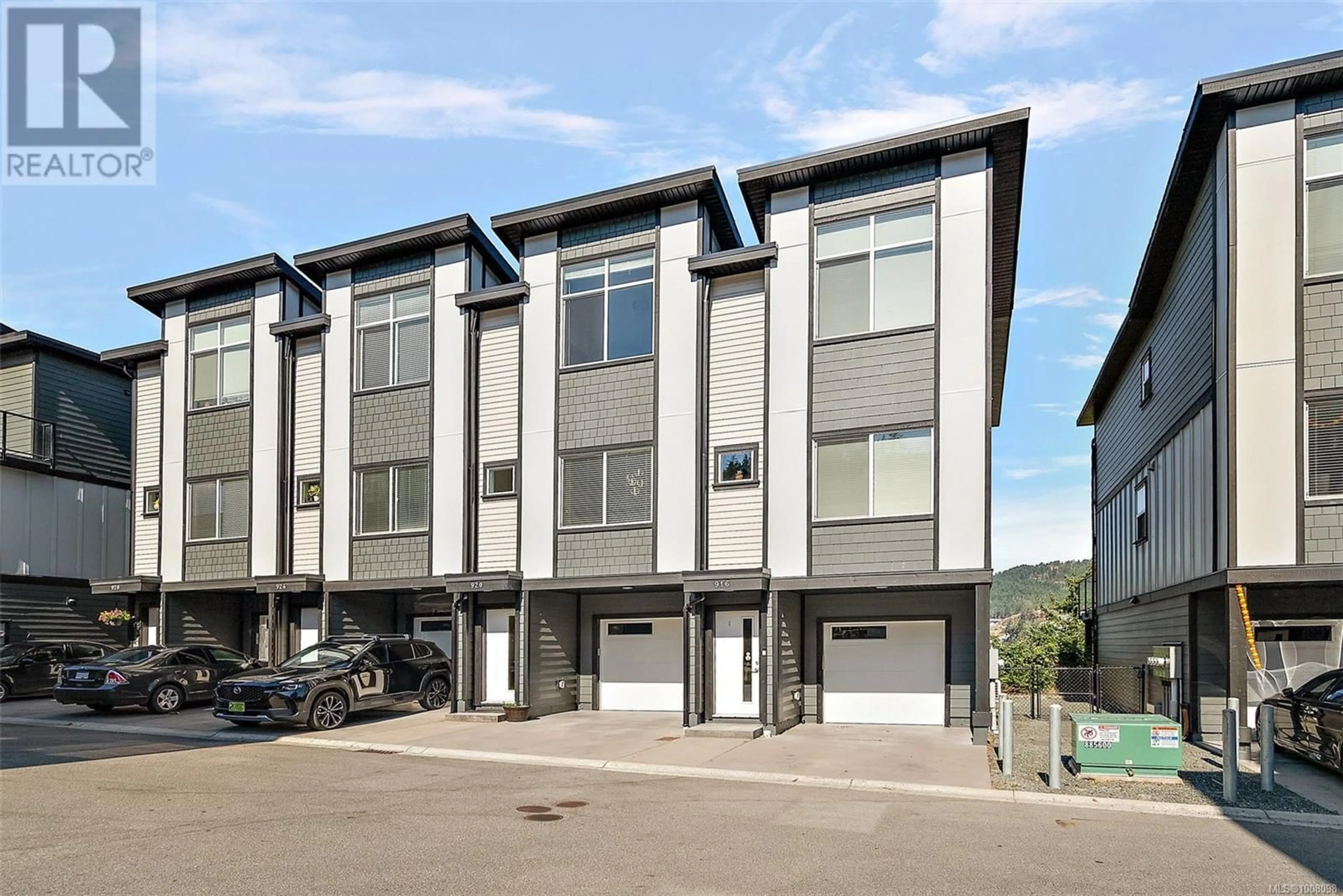 A pic from outside/outdoor area/front of a property/back of a property/a pic from drone, street for 920 TURNSTONE RIDGE, Langford British Columbia V9C2Y4