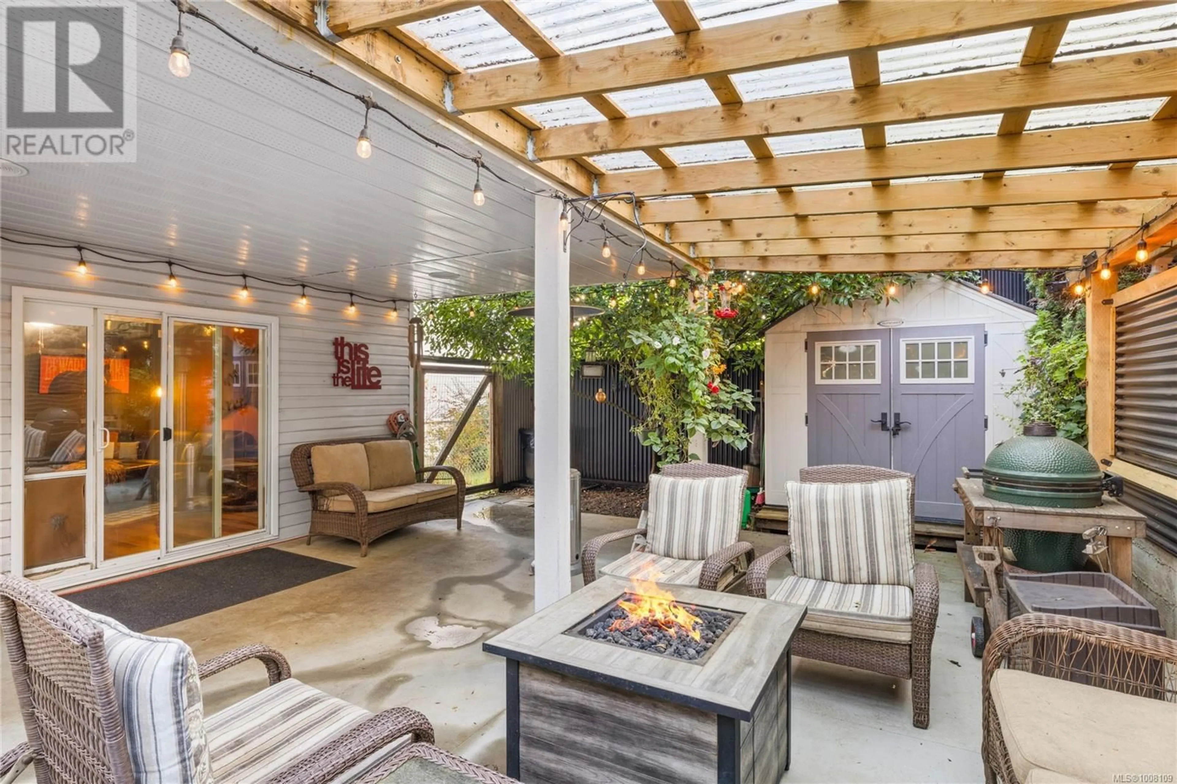 Patio, street for 7465 FERNMAR ROAD, Lantzville British Columbia V0R2H0