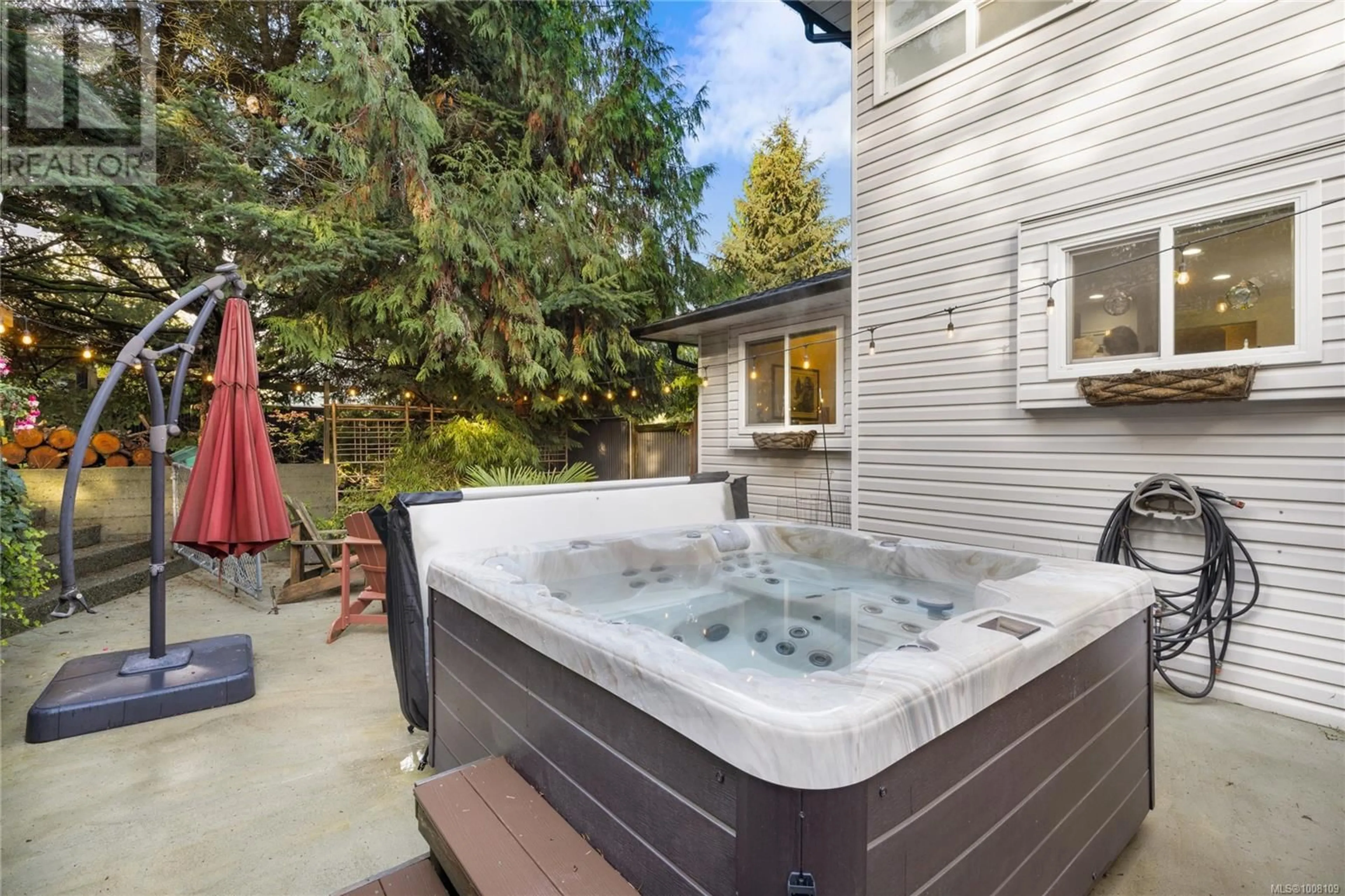 Patio, water/lake/river/ocean view for 7465 FERNMAR ROAD, Lantzville British Columbia V0R2H0