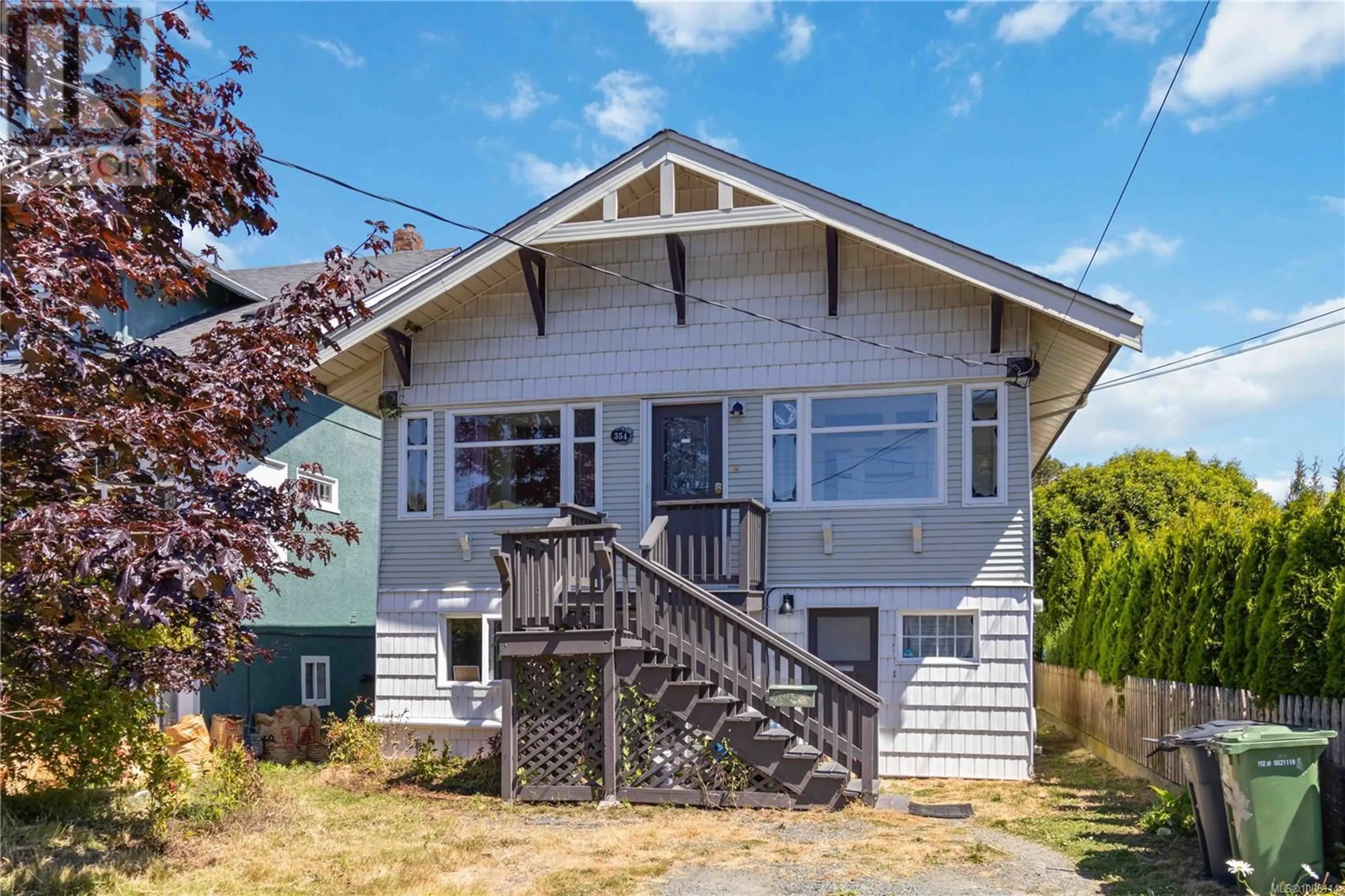 Home with vinyl exterior material, street for 354 BERWICK STREET, Victoria British Columbia V8V1C7