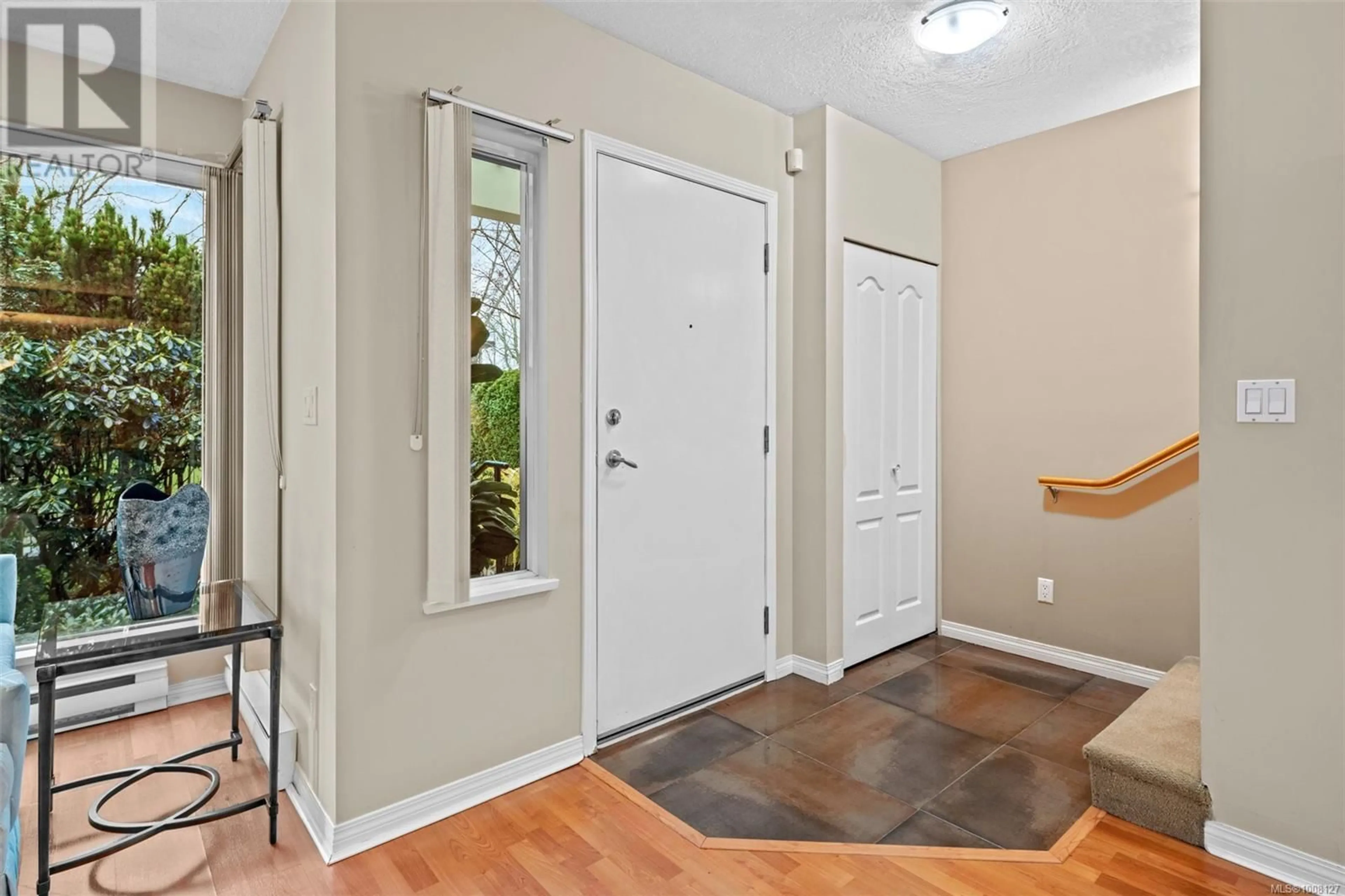 Indoor entryway for TH5 - 370 WATERFRONT CRESCENT, Victoria British Columbia V8T5K3