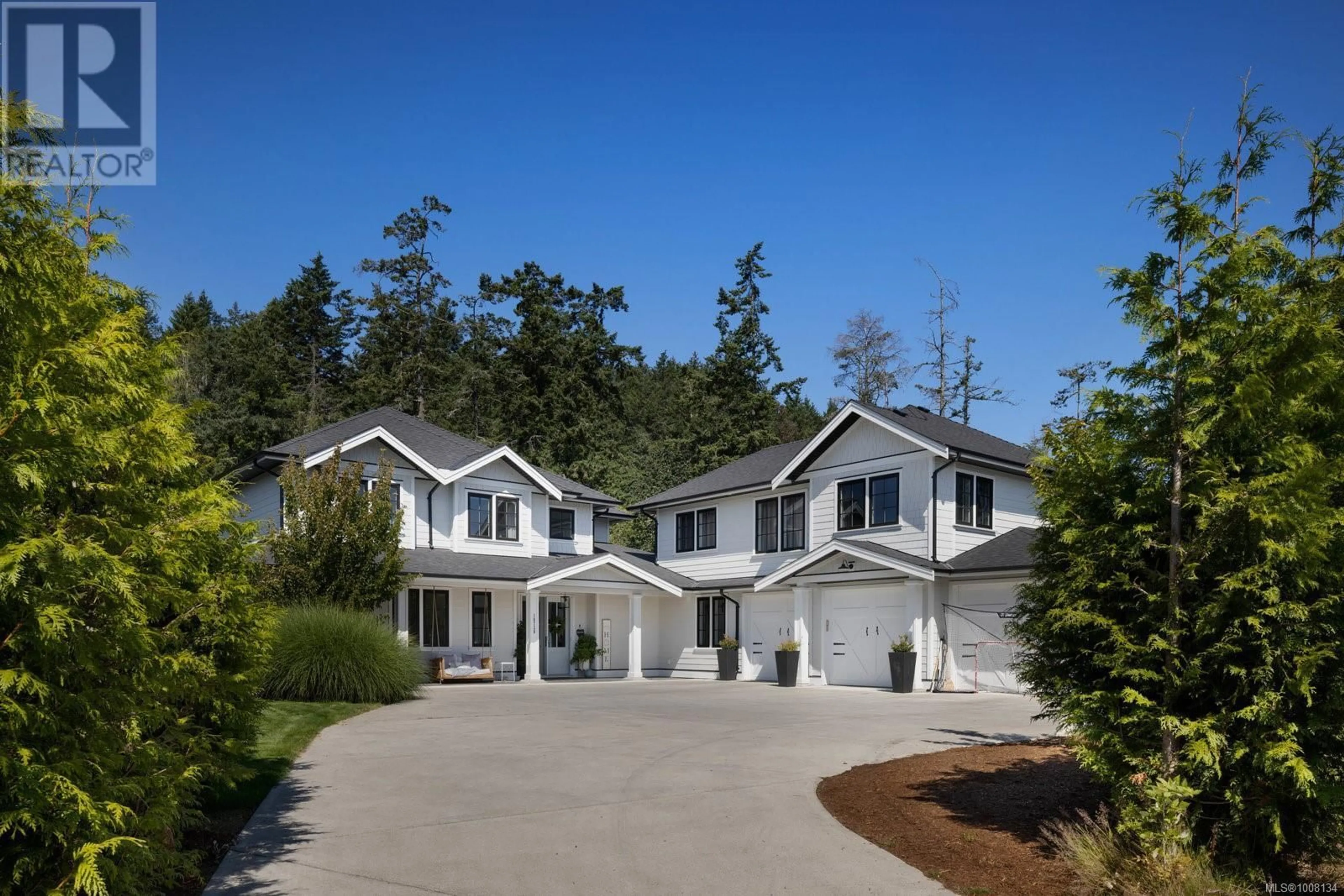 Home with vinyl exterior material, street for 10730 BAYFIELD ROAD, North Saanich British Columbia V8L5S5