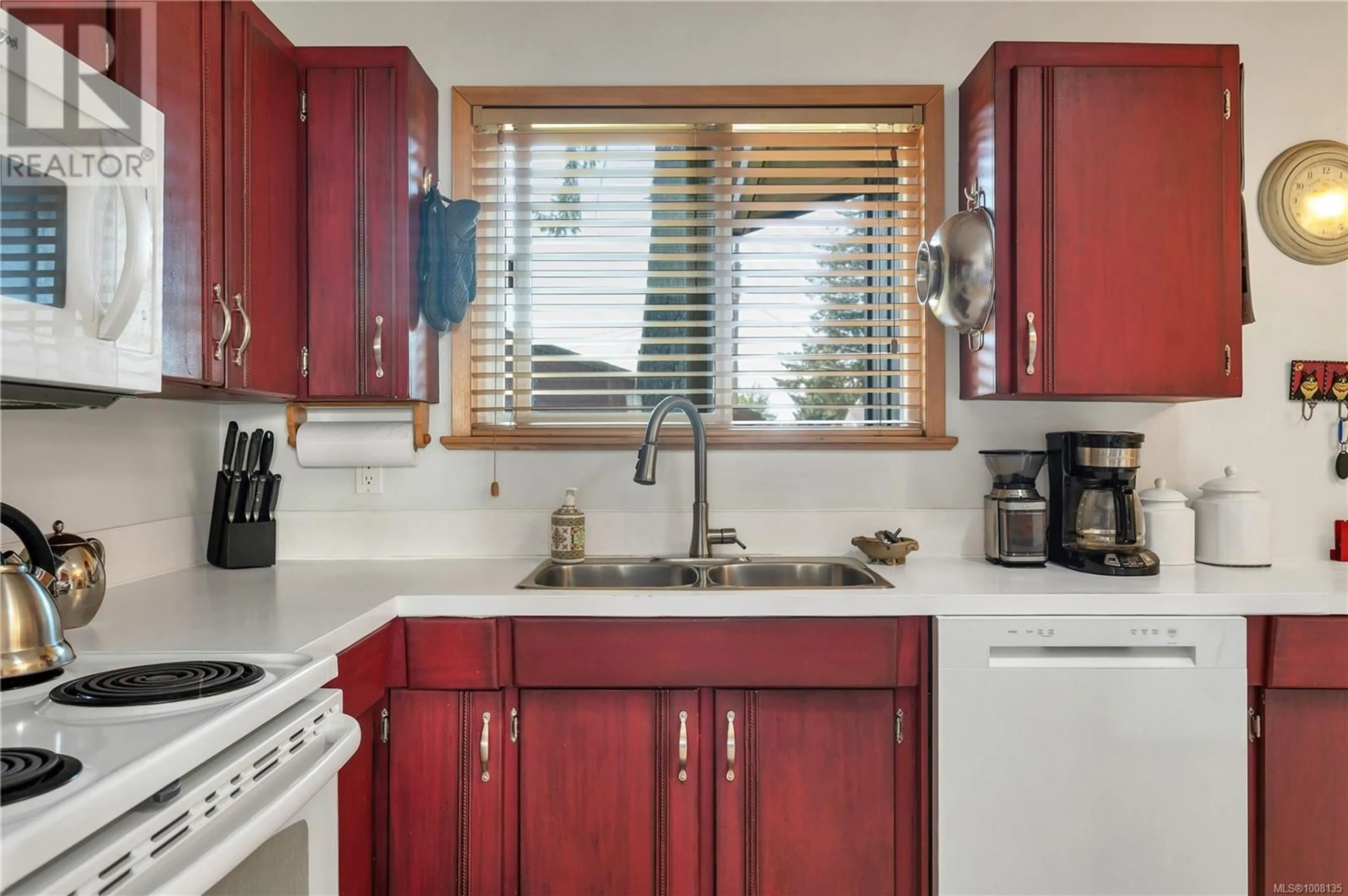 Standard kitchen, unknown for 762 KALMAR ROAD, Campbell River British Columbia V9W5S4