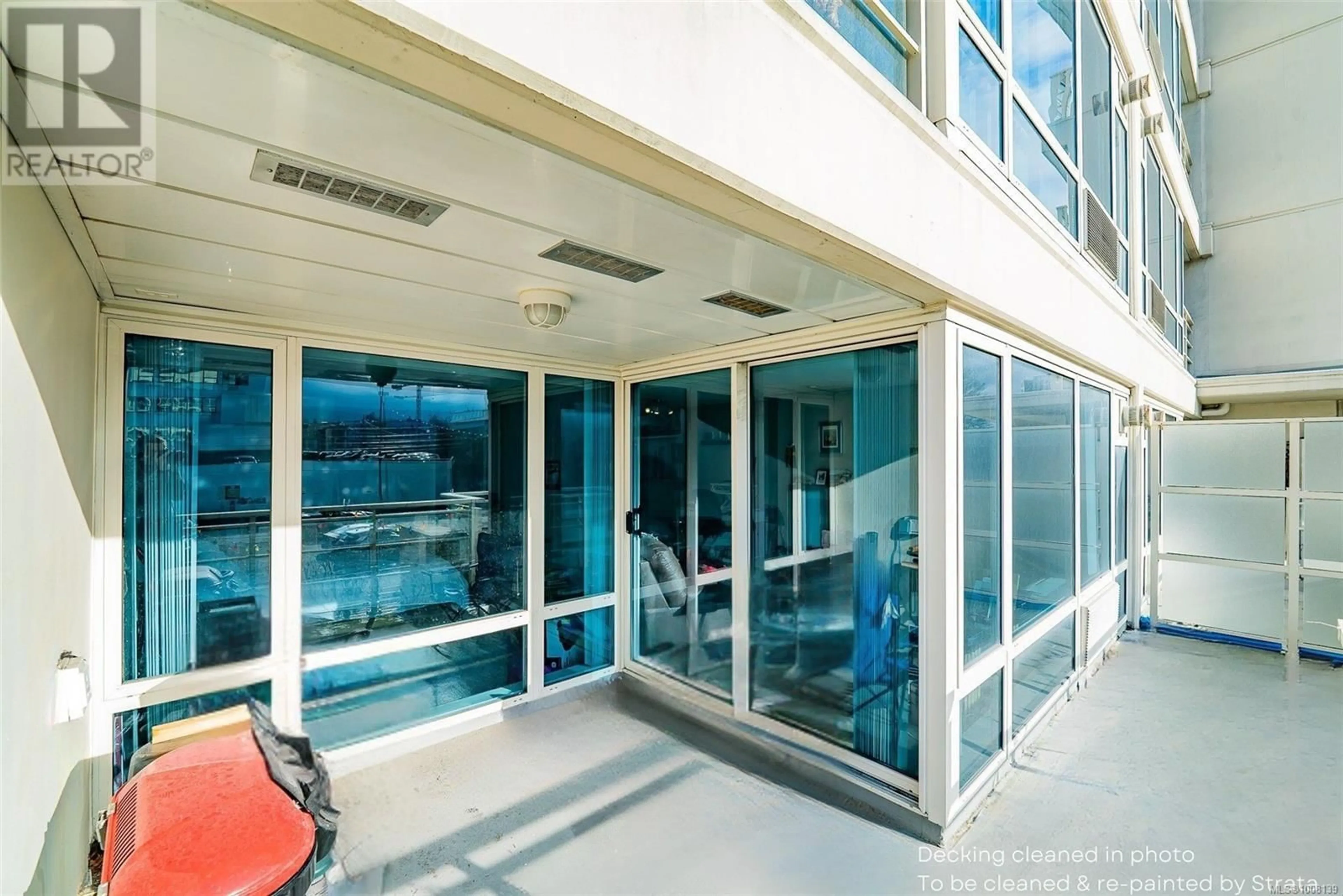 Indoor foyer for 208 - 38 FRONT STREET, Nanaimo British Columbia V9R0B8