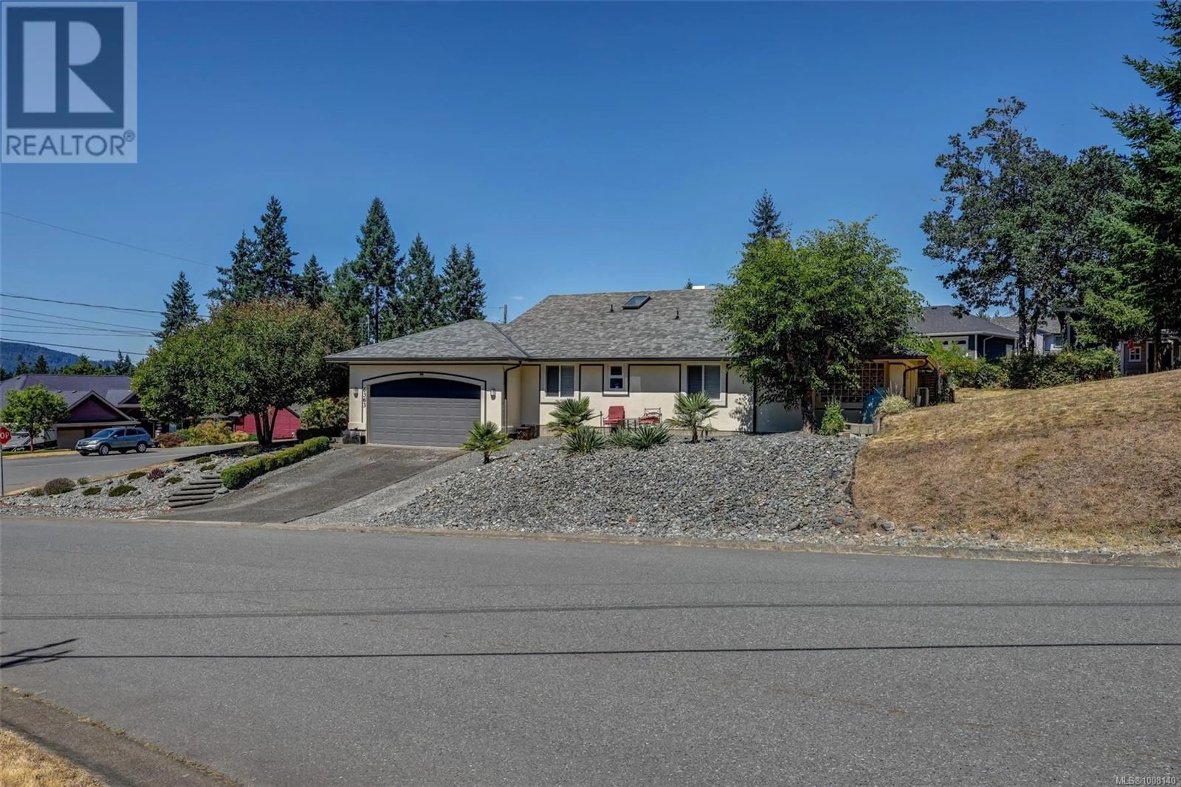 A pic from outside/outdoor area/front of a property/back of a property/a pic from drone, street for 6363 MILSON PLACE, Duncan British Columbia V9L5R3