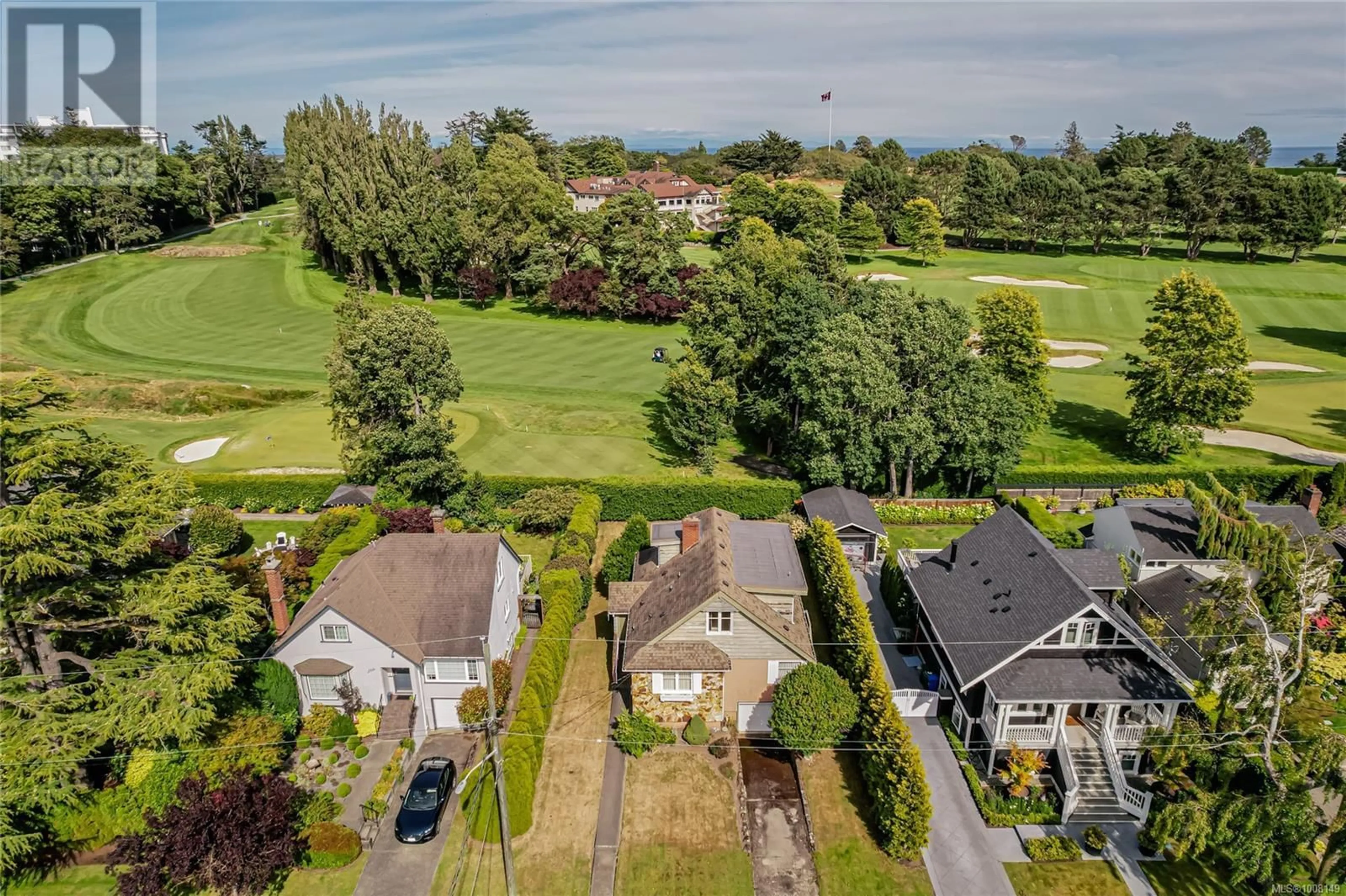 A pic from outside/outdoor area/front of a property/back of a property/a pic from drone, street for 787 NEWPORT AVENUE, Oak Bay British Columbia V8S5C8