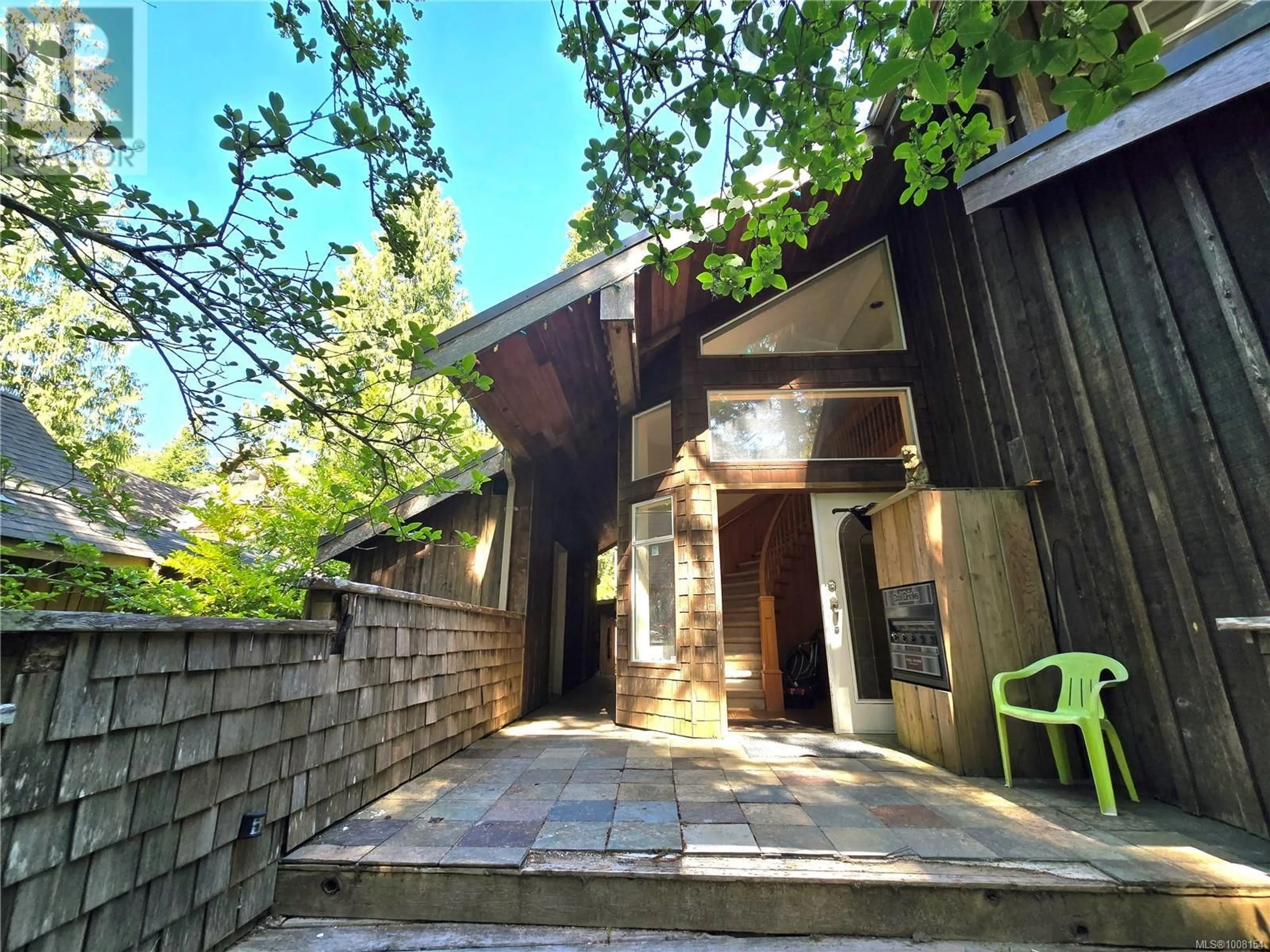 Patio, street for 1294 LYNN ROAD, Tofino British Columbia V0R2Z0