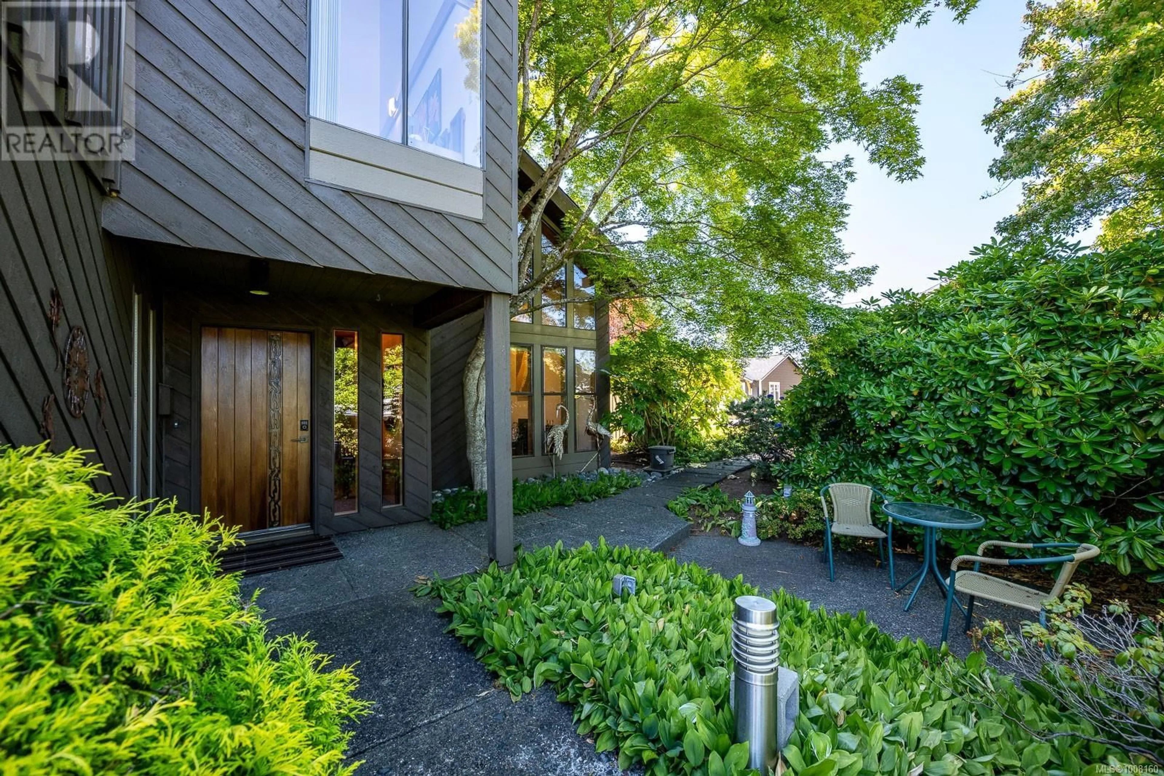 Patio, street for 530 BIRCH STREET SOUTH, Campbell River British Columbia V9W6A9