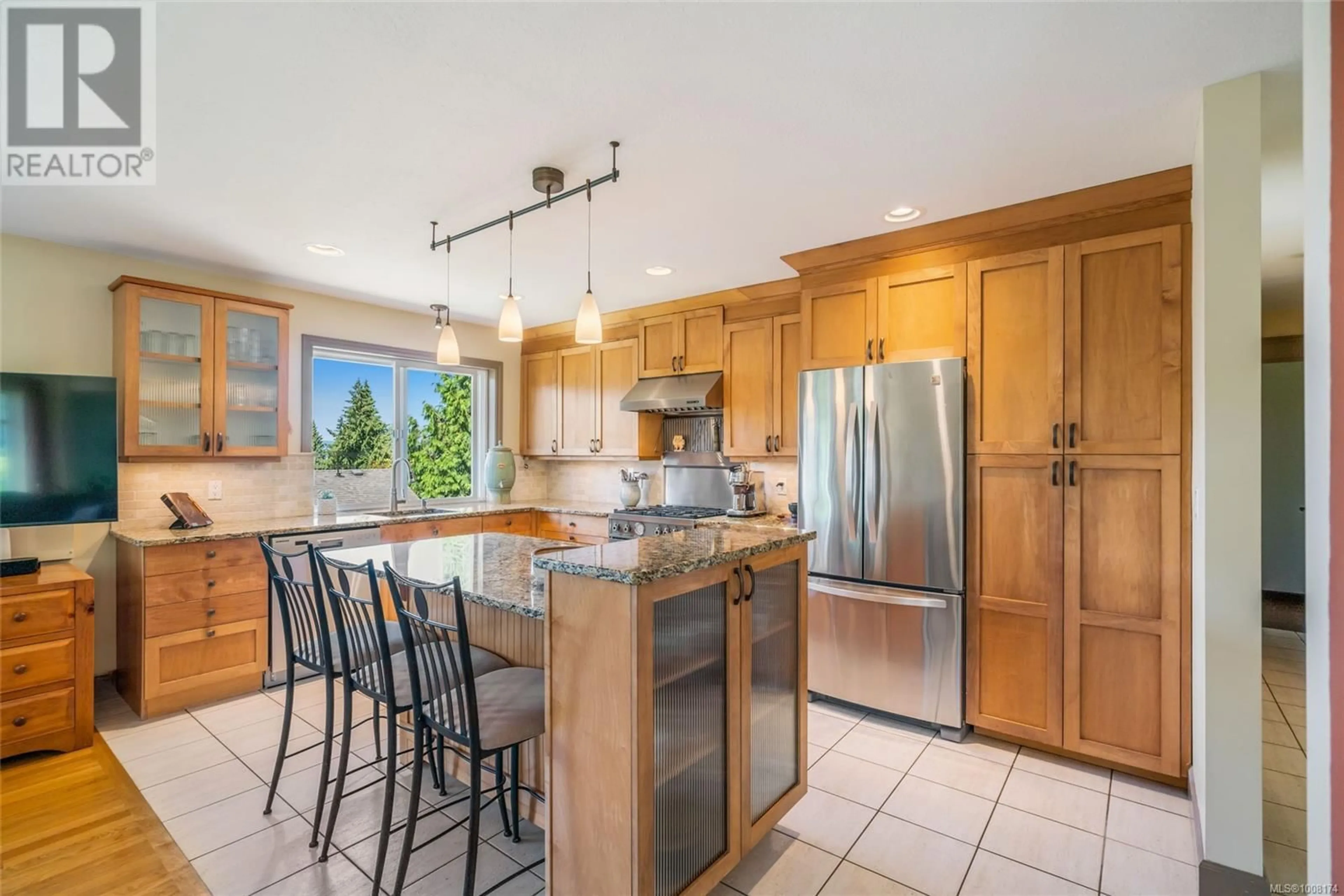 Open concept kitchen, ceramic/tile floor for 187 SATURNA DRIVE, Qualicum Beach British Columbia V9K2P5