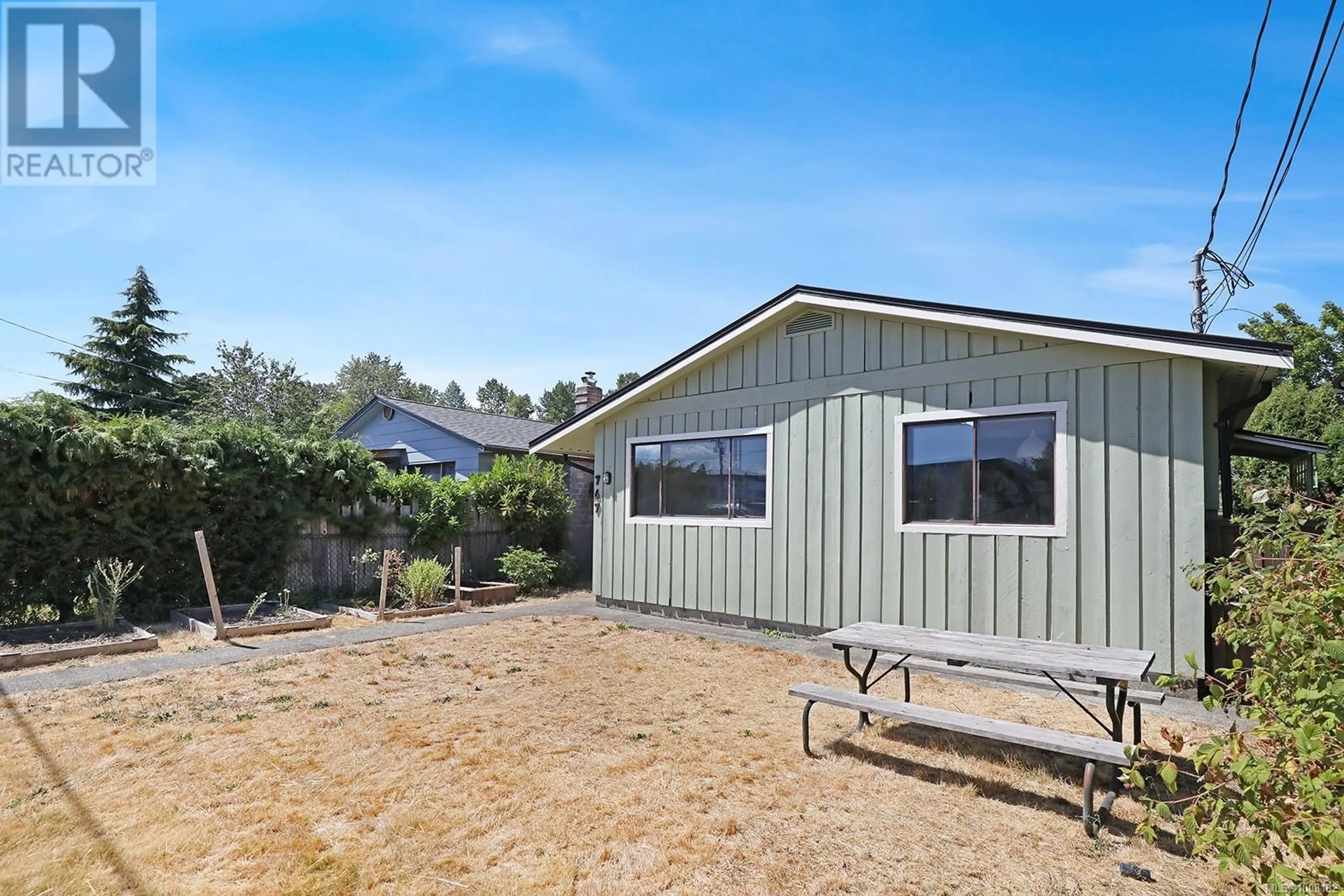 Home with vinyl exterior material, unknown for 767 9TH STREET, Courtenay British Columbia V9N1P1