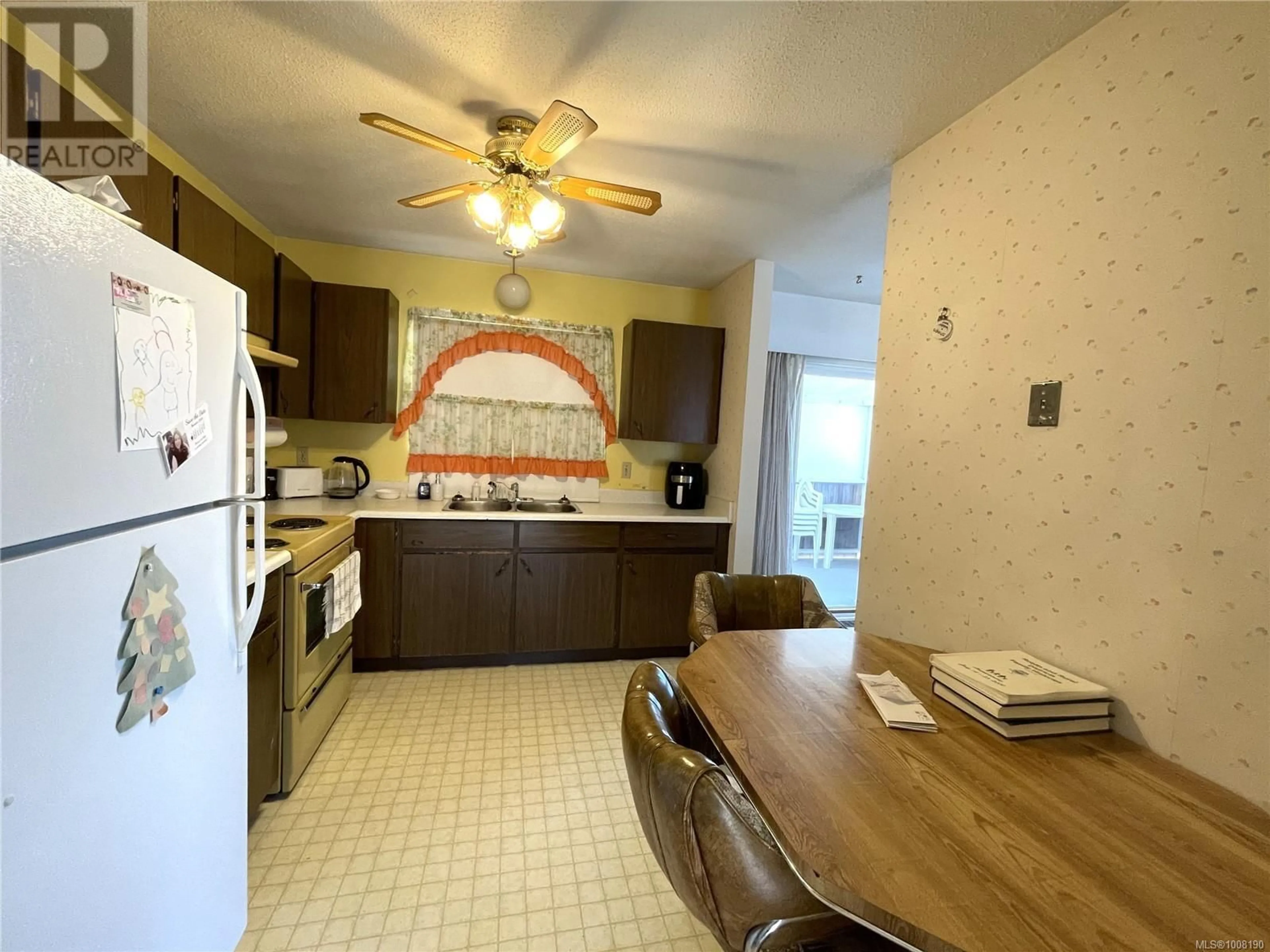 Standard kitchen, ceramic/tile floor for 3116 11TH AVENUE, Port Alberni British Columbia V9Y4Y5