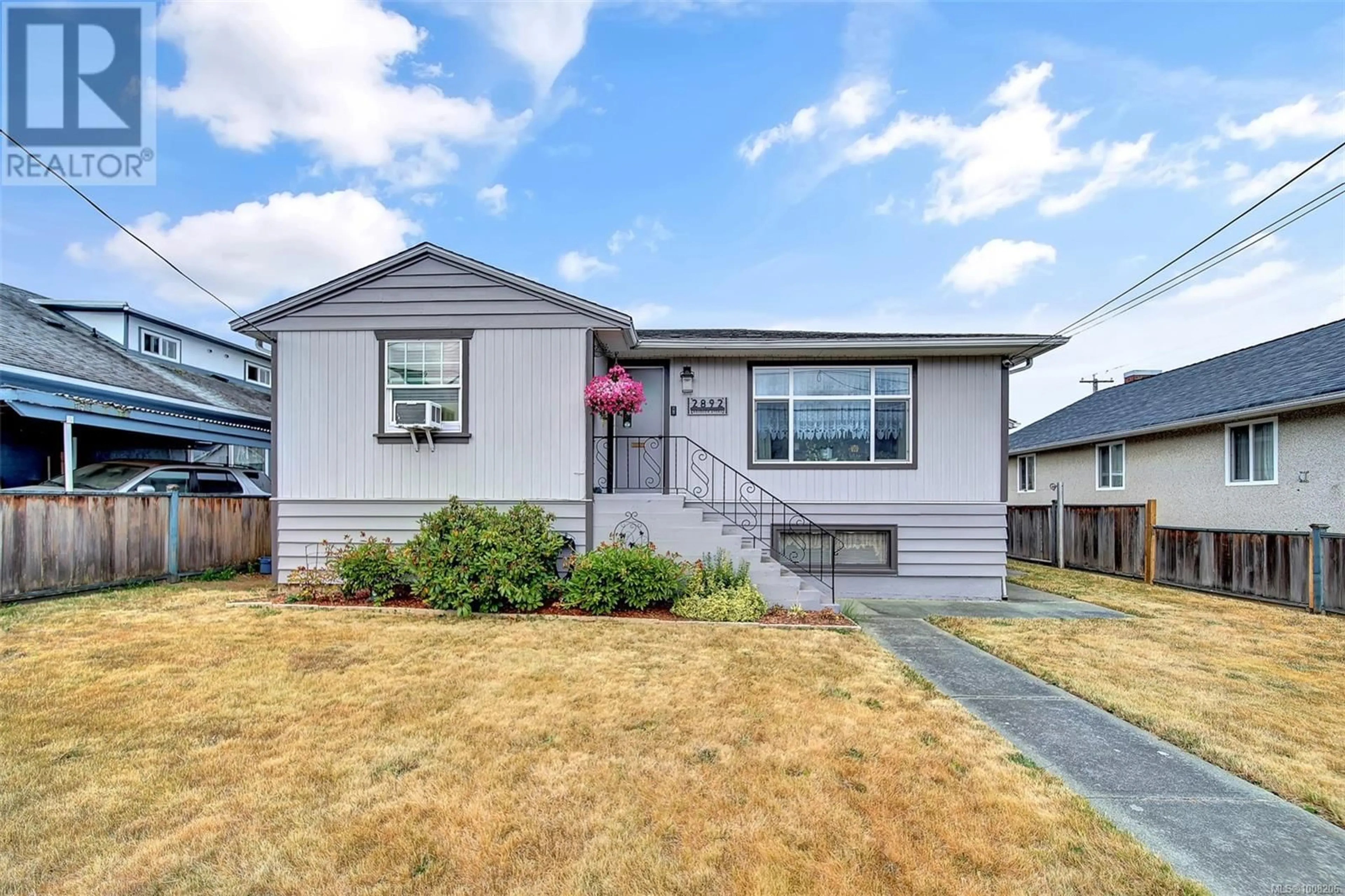 Home with vinyl exterior material, street for 2892 ANDERSON AVENUE, Port Alberni British Columbia V9Y2V5