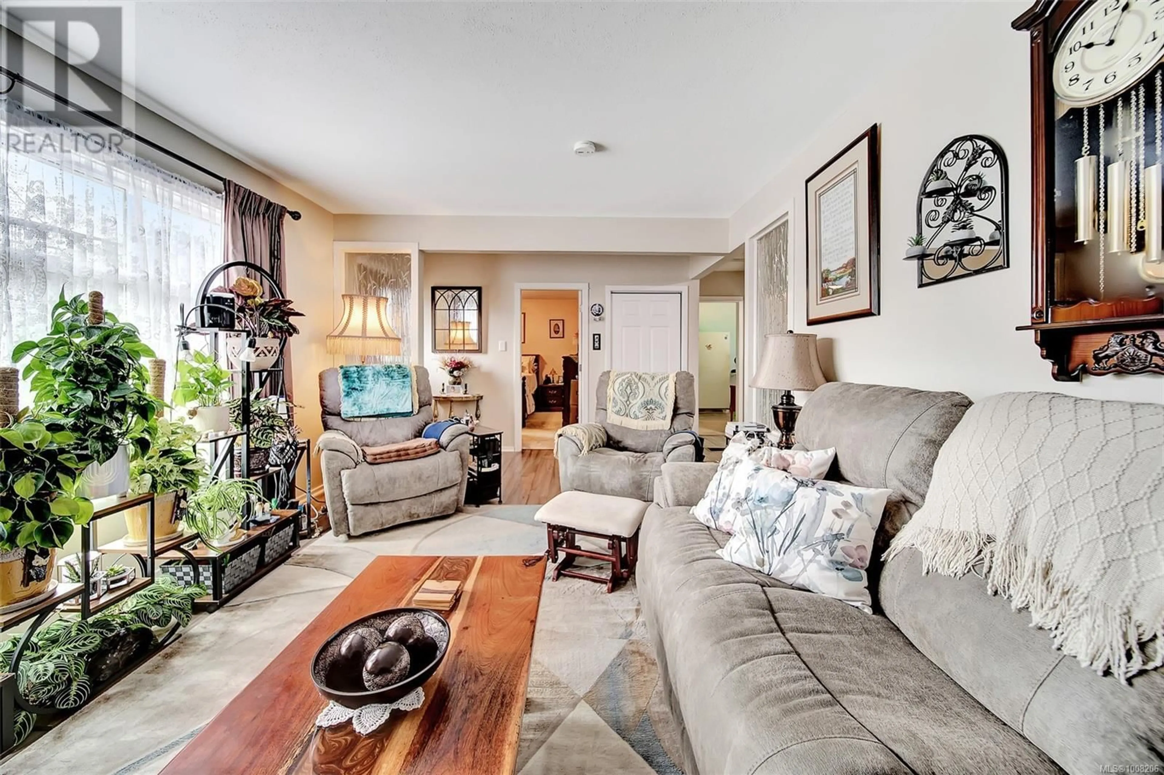 Living room with furniture, unknown for 2892 ANDERSON AVENUE, Port Alberni British Columbia V9Y2V5