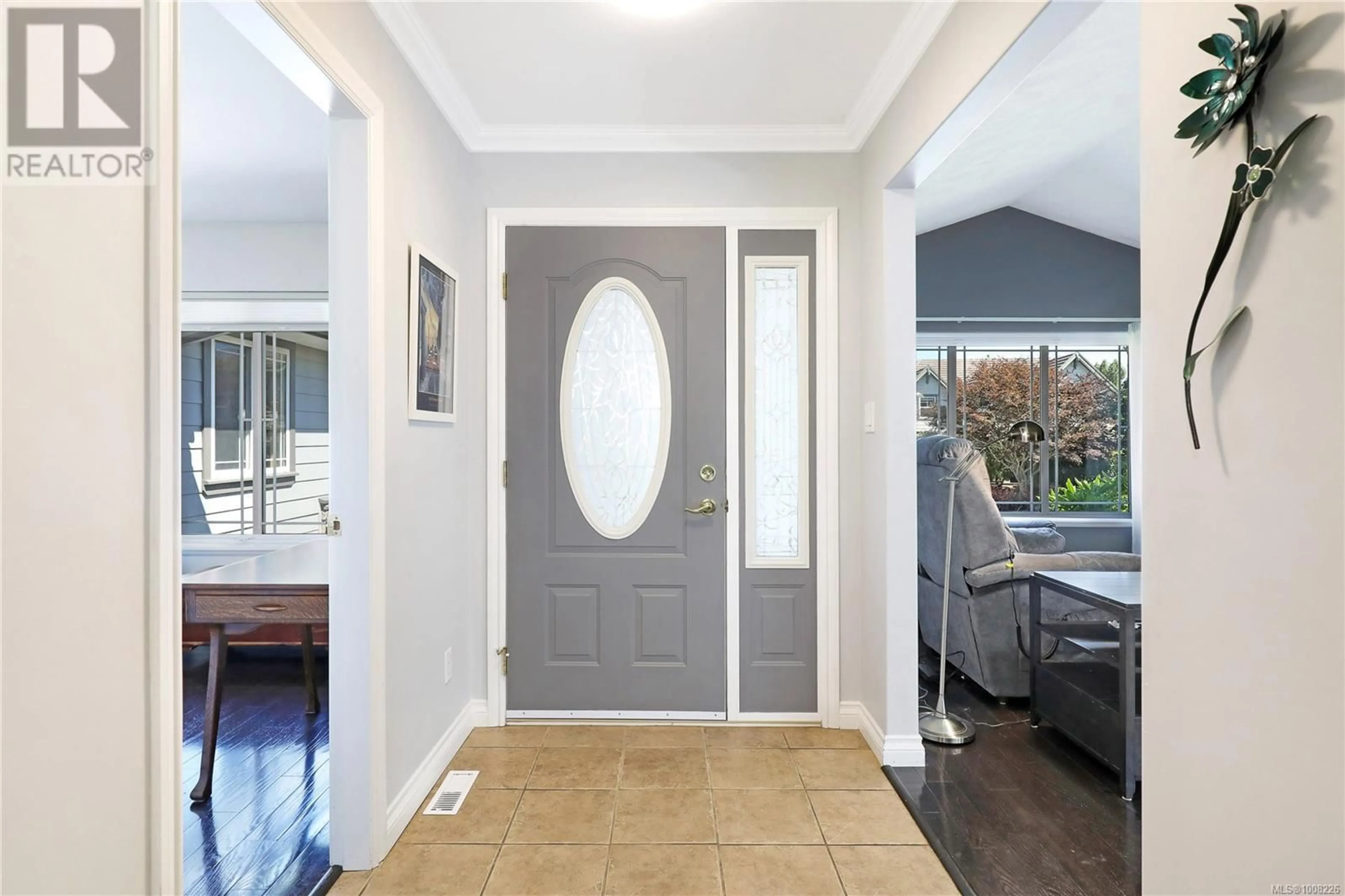 Indoor entryway for 2371 IDIENS WAY, Courtenay British Columbia V9N9H5