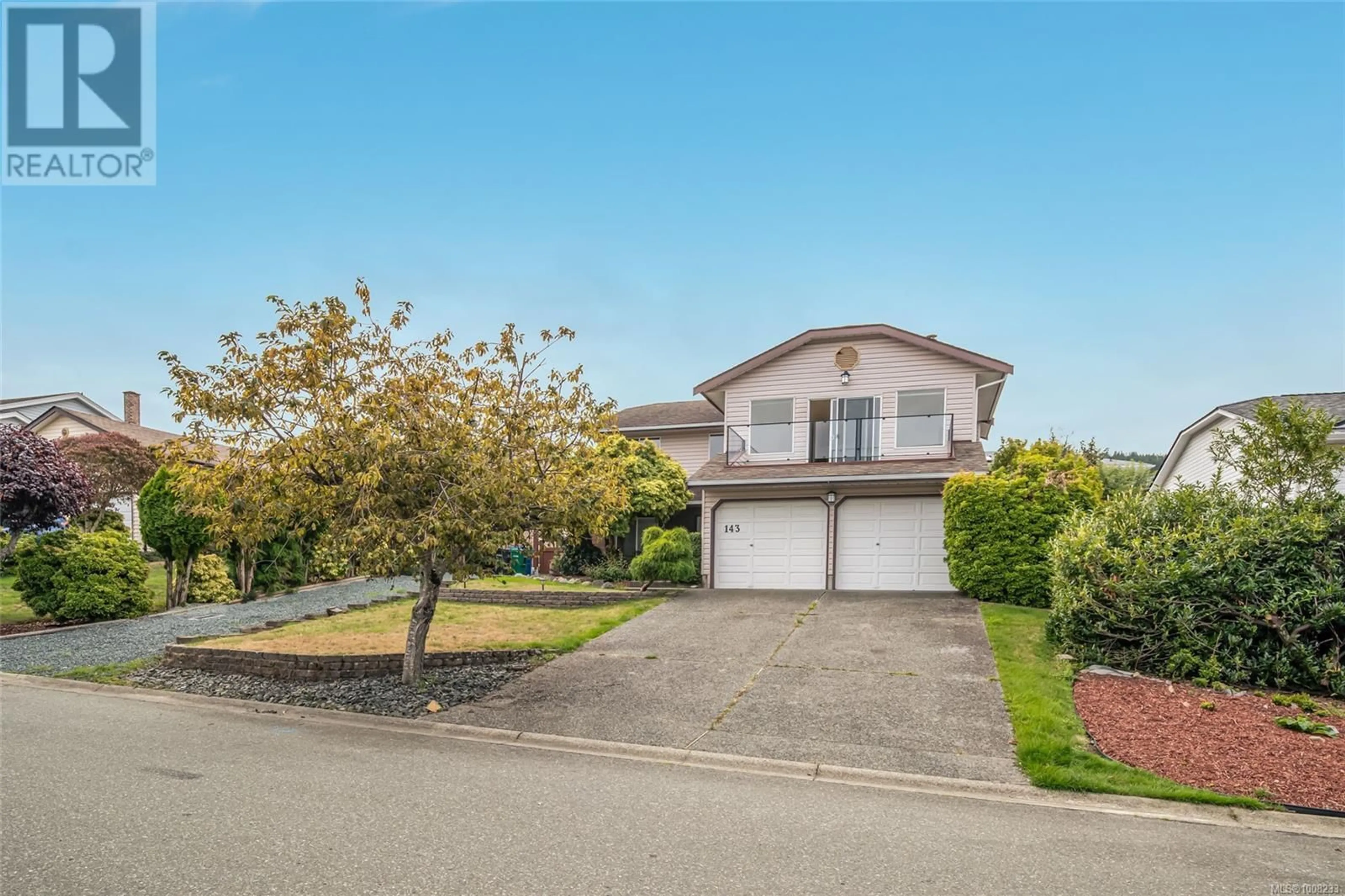 A pic from outside/outdoor area/front of a property/back of a property/a pic from drone, street for 143 HERITAGE DRIVE, Nanaimo British Columbia V9V1H8