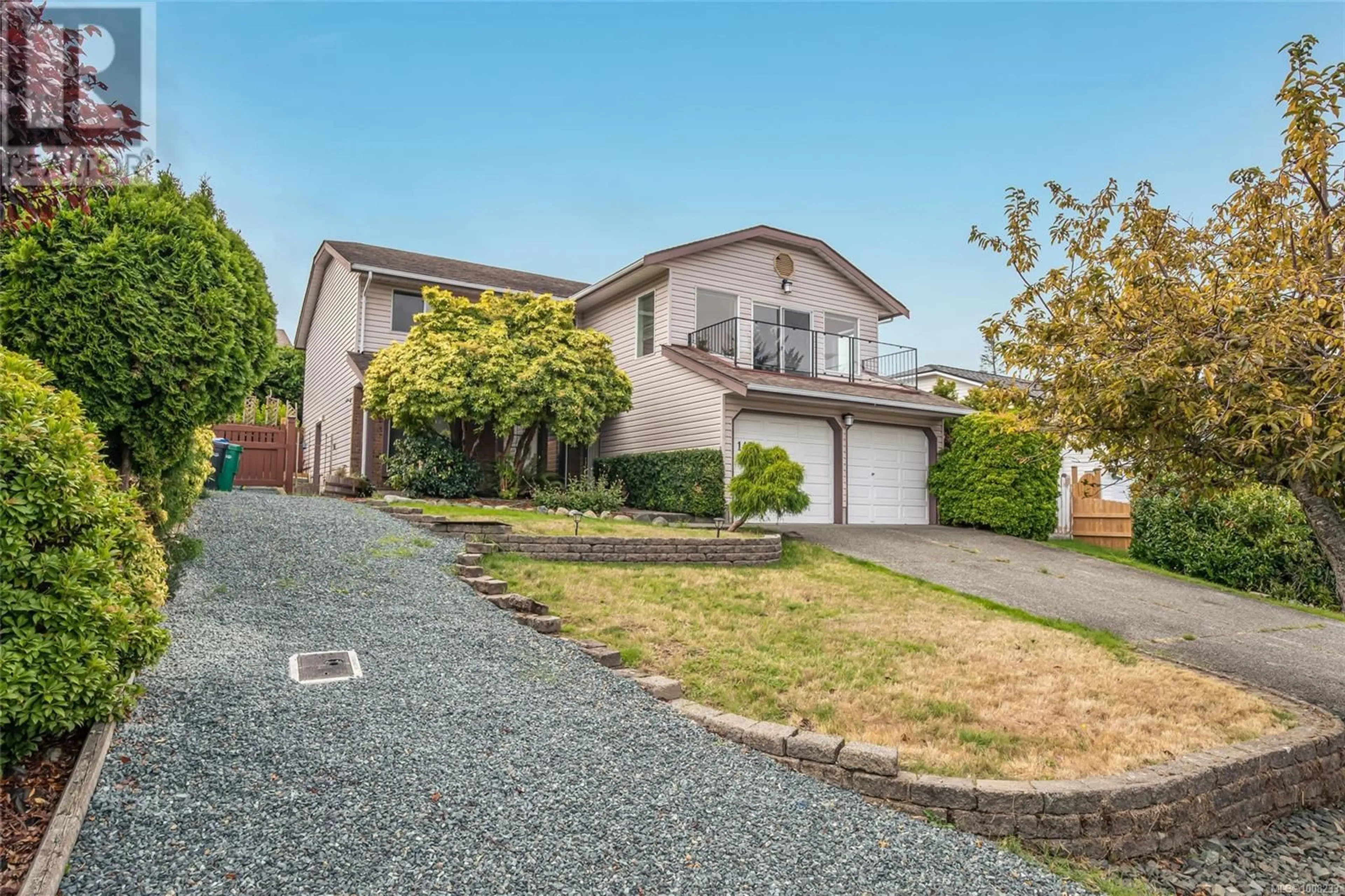 A pic from outside/outdoor area/front of a property/back of a property/a pic from drone, street for 143 HERITAGE DRIVE, Nanaimo British Columbia V9V1H8