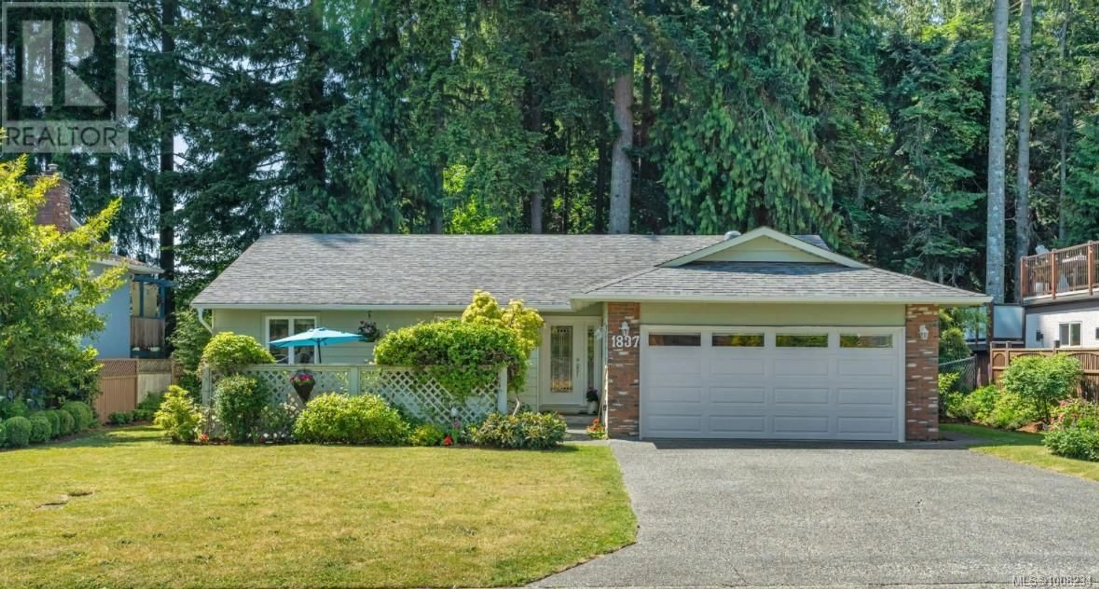Home with vinyl exterior material, street for 1837 PASTEL CRESCENT, Central Saanich British Columbia V8M1N6